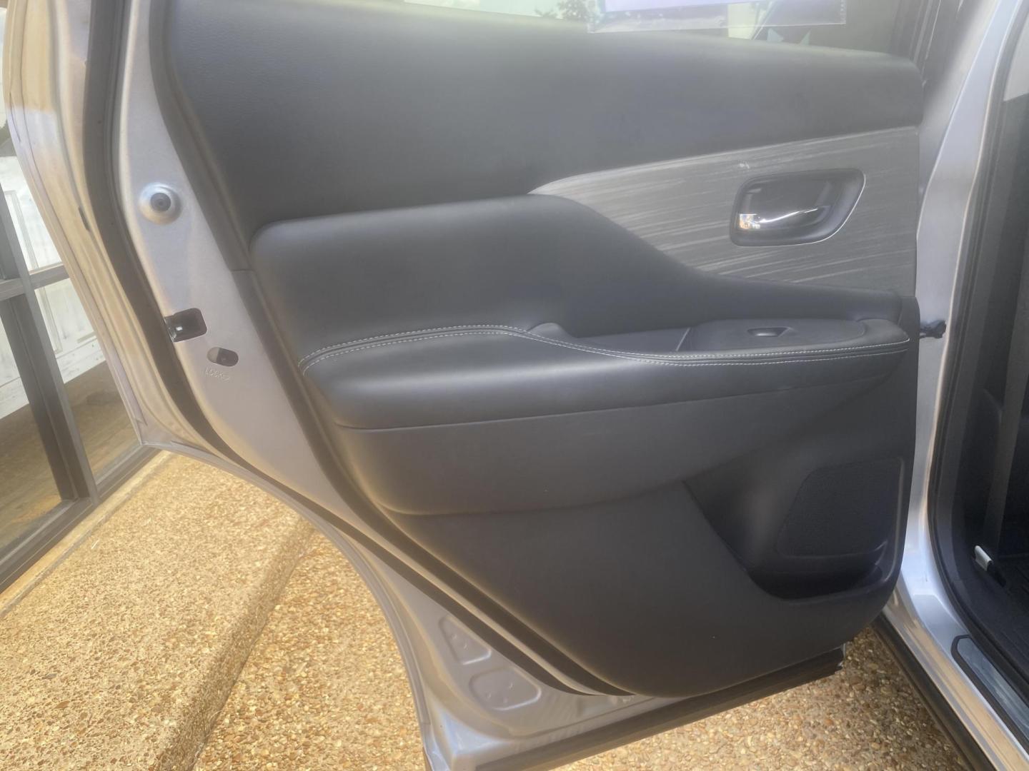 2016 SILVER NISSAN MURANO S (5N1AZ2MG9GN) , located at 922 W. Beacon St., Philadelphia, MS, 39350, (601) 650-3675, 32.770447, -89.127151 - Photo#12