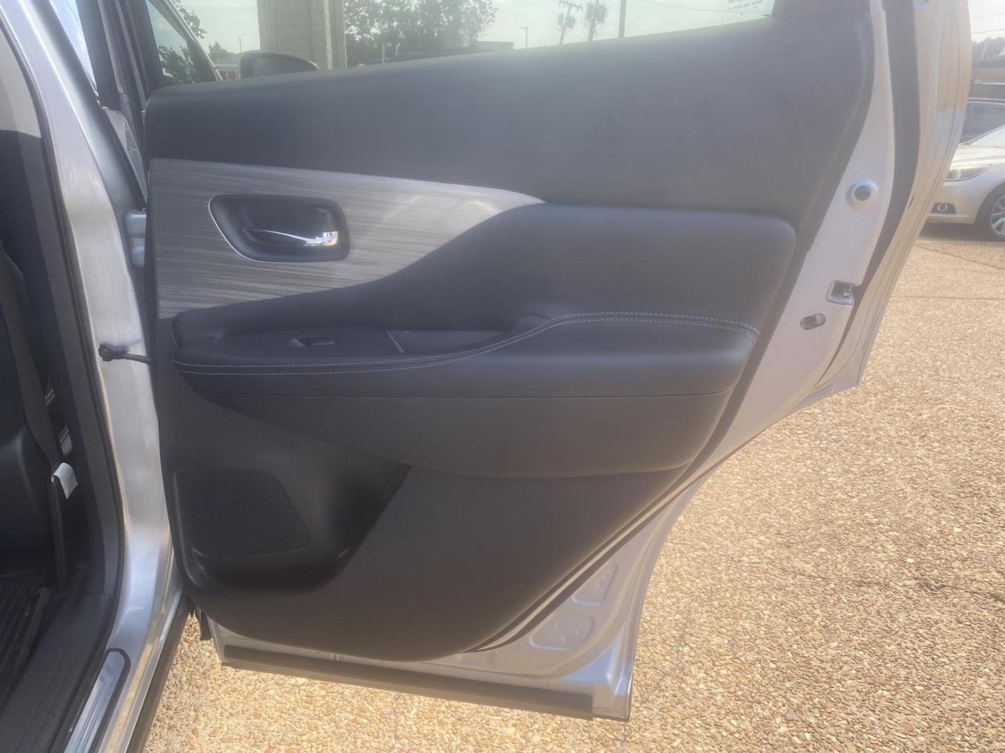 2016 SILVER NISSAN MURANO S (5N1AZ2MG9GN) , located at 922 W. Beacon St., Philadelphia, MS, 39350, (601) 650-3675, 32.770447, -89.127151 - Photo#15