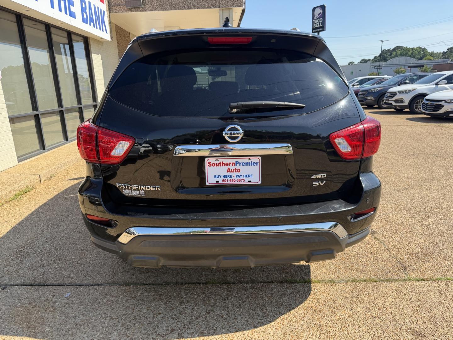 2019 BLACK NISSAN PATHFINDER SV (5N1DR2MMXKC) , located at 922 W. Beacon St., Philadelphia, MS, 39350, (601) 650-3675, 32.770447, -89.127151 - Photo#4