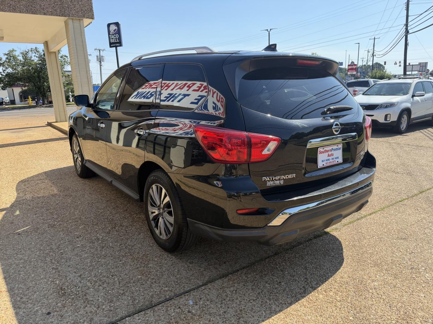 2019 BLACK NISSAN PATHFINDER SV (5N1DR2MMXKC) , located at 922 W. Beacon St., Philadelphia, MS, 39350, (601) 650-3675, 32.770447, -89.127151 - Photo#3