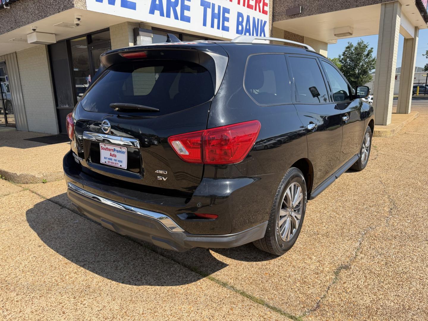 2019 BLACK NISSAN PATHFINDER SV (5N1DR2MMXKC) , located at 922 W. Beacon St., Philadelphia, MS, 39350, (601) 650-3675, 32.770447, -89.127151 - Photo#5