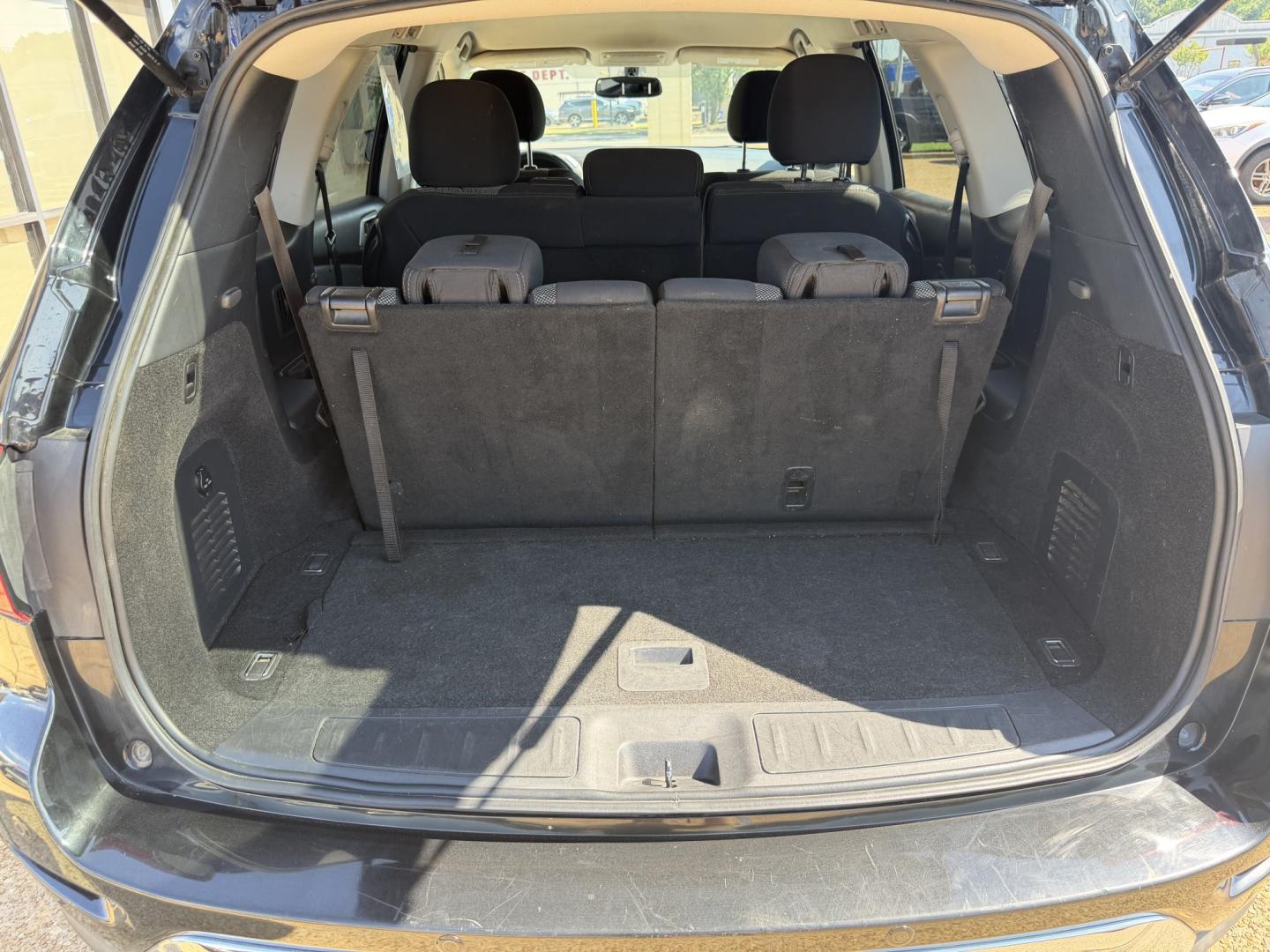 2019 BLACK NISSAN PATHFINDER SV (5N1DR2MMXKC) , located at 922 W. Beacon St., Philadelphia, MS, 39350, (601) 650-3675, 32.770447, -89.127151 - Photo#19