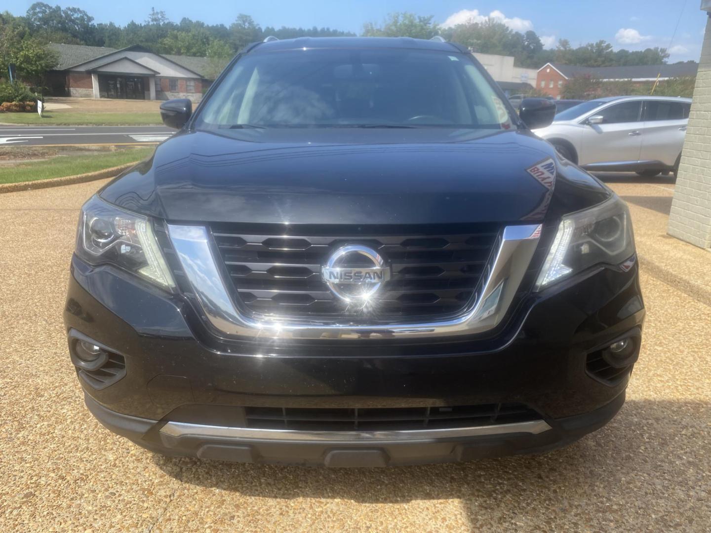 2019 BLACK NISSAN PATHFINDER SV (5N1DR2MMXKC) , located at 922 W. Beacon St., Philadelphia, MS, 39350, (601) 650-3675, 32.770447, -89.127151 - Photo#1