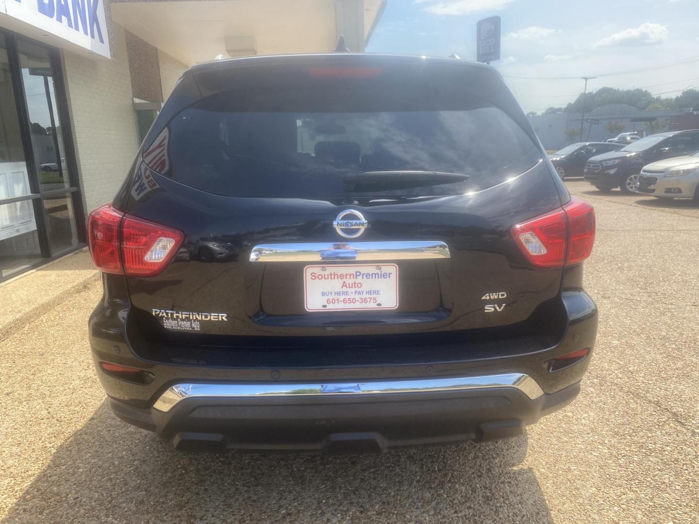 2019 BLACK NISSAN PATHFINDER SV (5N1DR2MMXKC) , located at 922 W. Beacon St., Philadelphia, MS, 39350, (601) 650-3675, 32.770447, -89.127151 - Photo#4