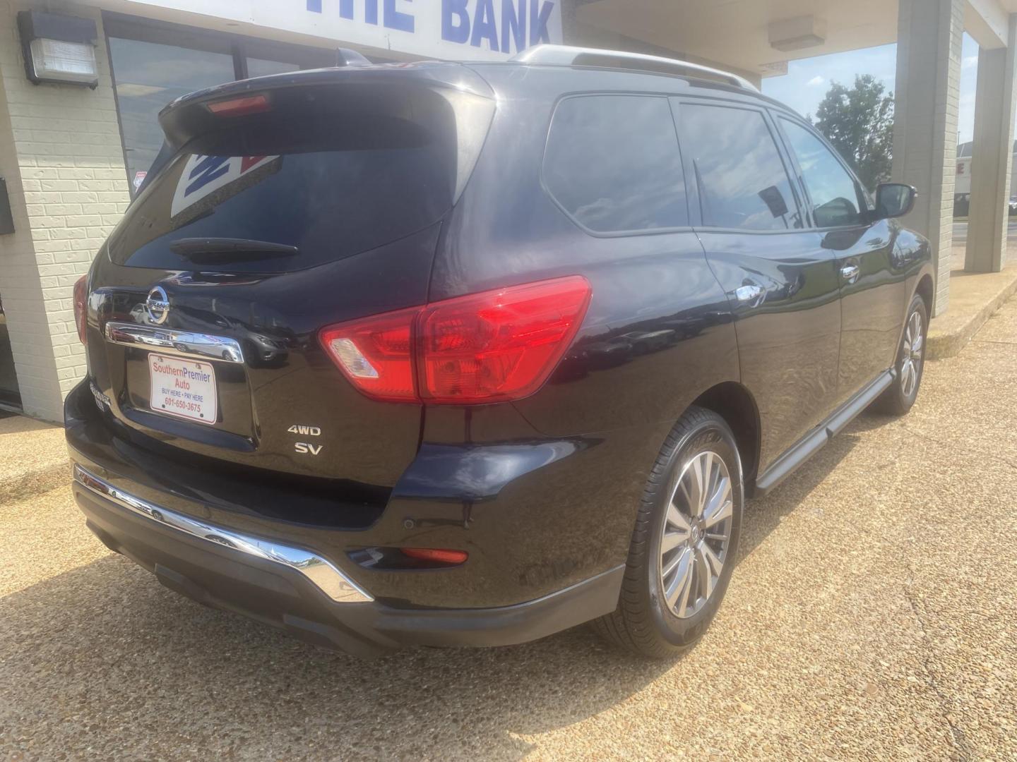 2019 BLACK NISSAN PATHFINDER SV (5N1DR2MMXKC) , located at 922 W. Beacon St., Philadelphia, MS, 39350, (601) 650-3675, 32.770447, -89.127151 - Photo#5