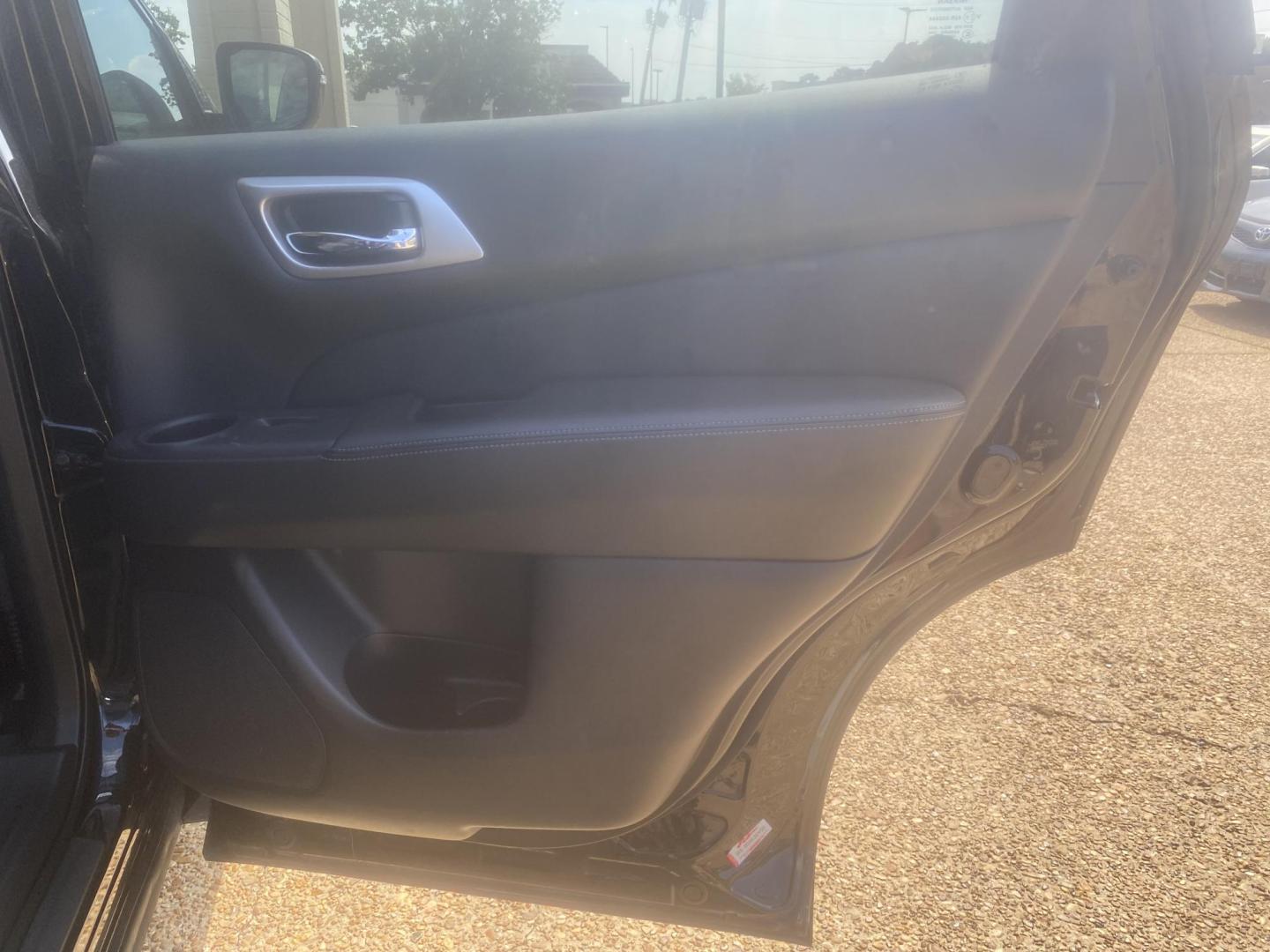 2019 BLACK NISSAN PATHFINDER SV (5N1DR2MMXKC) , located at 922 W. Beacon St., Philadelphia, MS, 39350, (601) 650-3675, 32.770447, -89.127151 - Photo#15