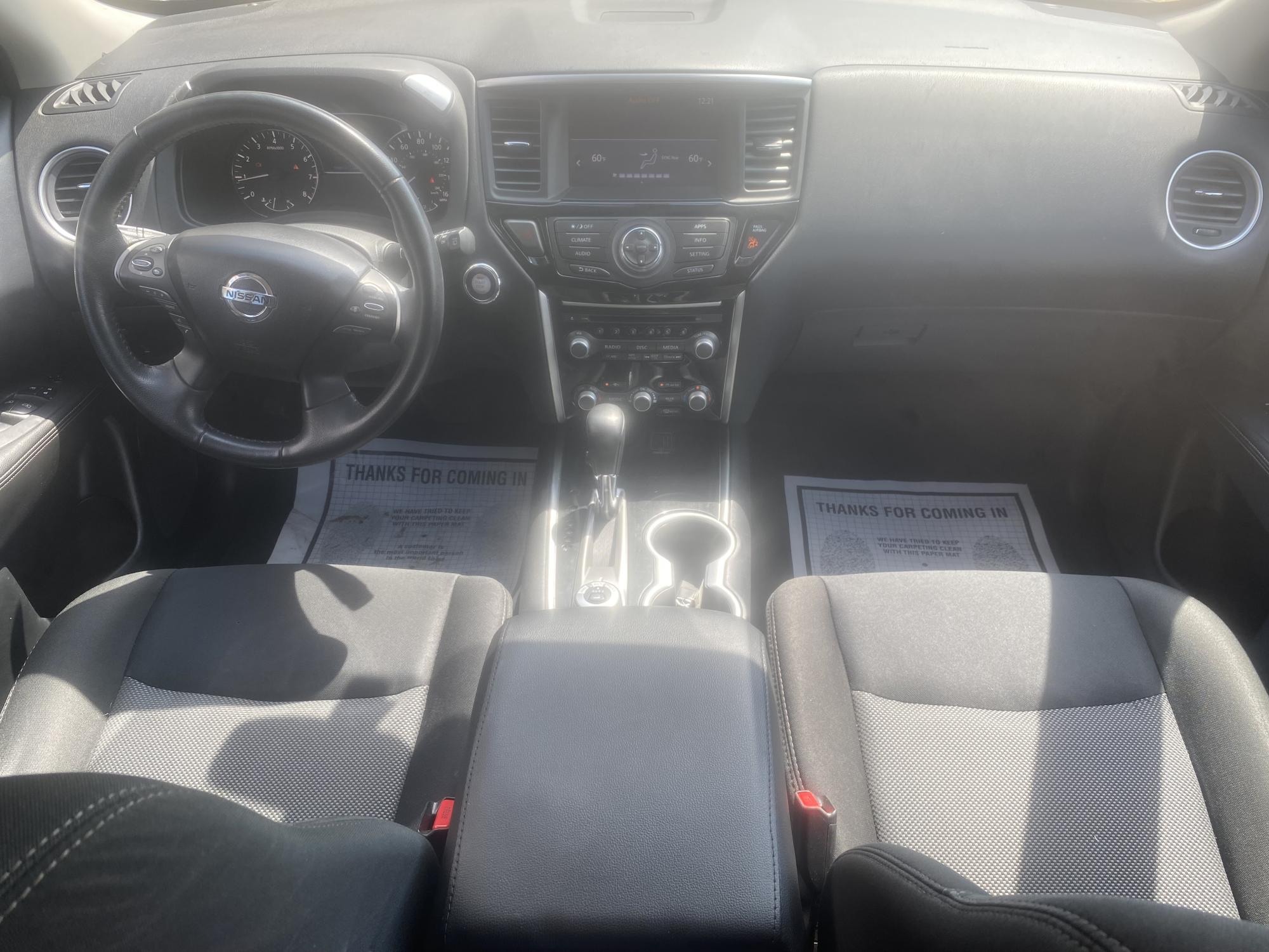 photo of 2019 NISSAN PATHFINDER SV 