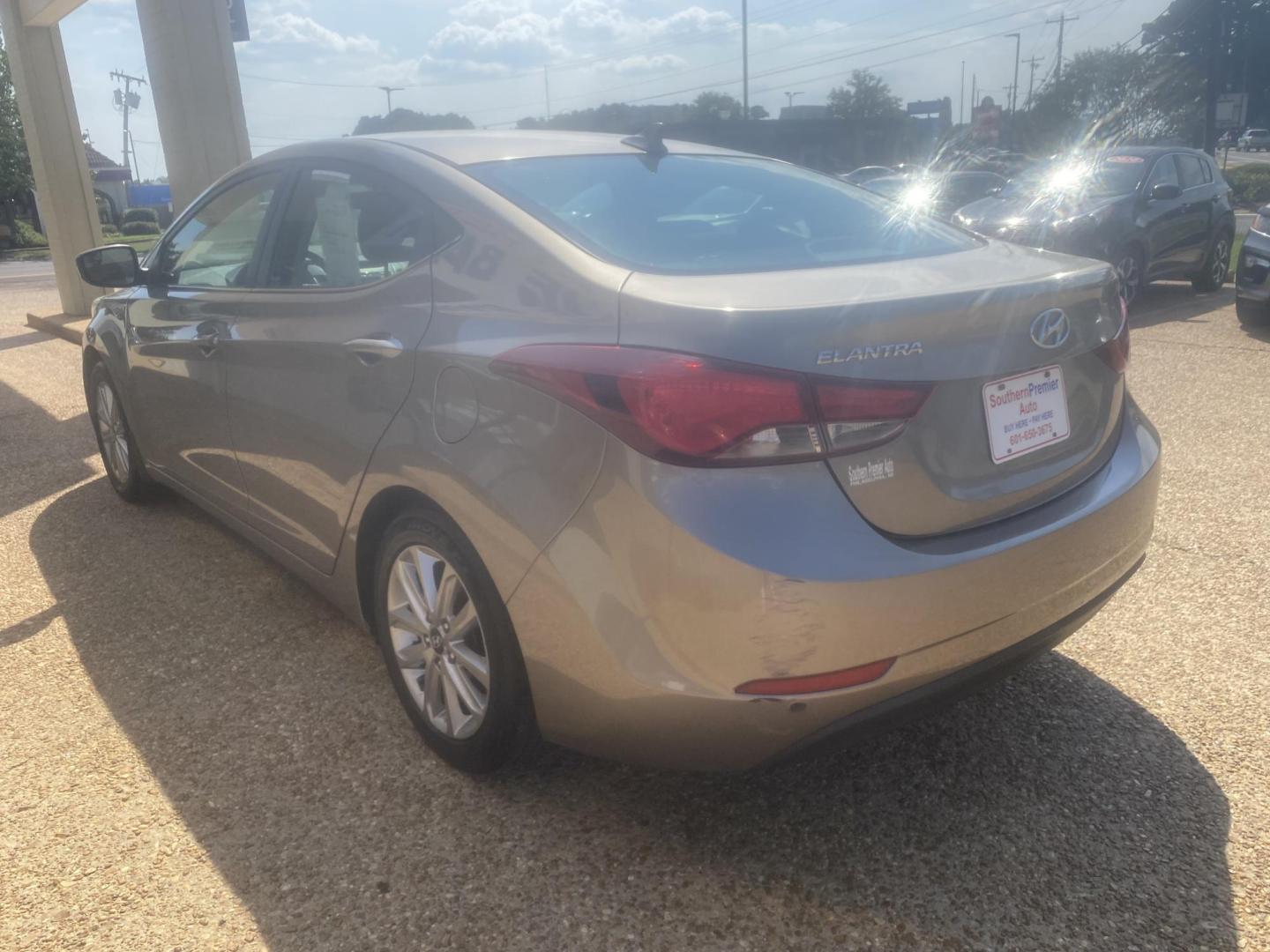 2015 TAN HYUNDAI ELANTRA SE (5NPDH4AE0FH) , located at 922 W. Beacon St., Philadelphia, MS, 39350, (601) 650-3675, 32.770447, -89.127151 - Photo#3