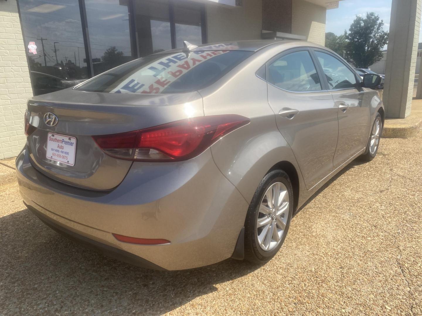2015 TAN HYUNDAI ELANTRA SE (5NPDH4AE0FH) , located at 922 W. Beacon St., Philadelphia, MS, 39350, (601) 650-3675, 32.770447, -89.127151 - Photo#5