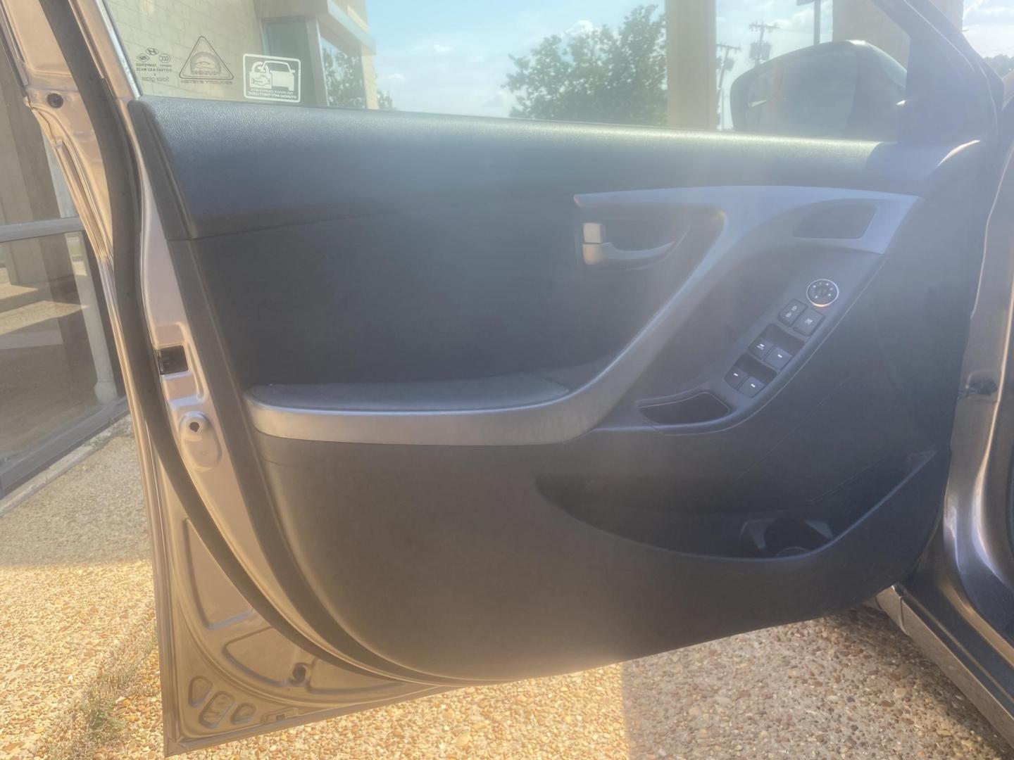 2015 TAN HYUNDAI ELANTRA SE (5NPDH4AE0FH) , located at 922 W. Beacon St., Philadelphia, MS, 39350, (601) 650-3675, 32.770447, -89.127151 - Photo#8