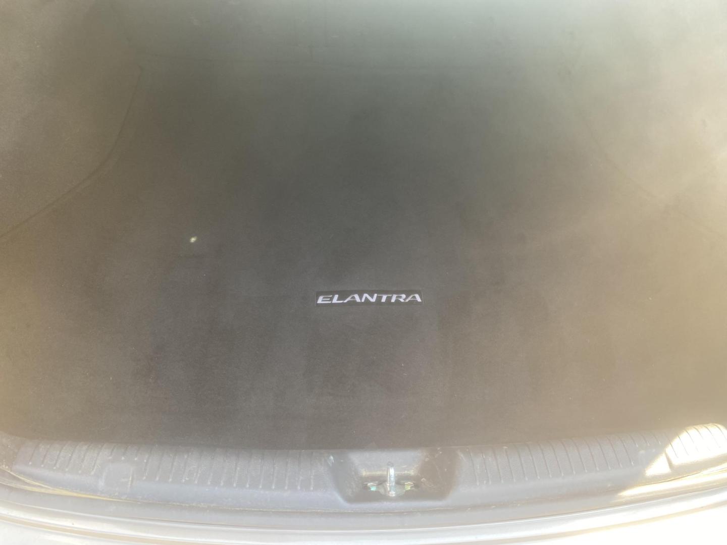 2015 TAN HYUNDAI ELANTRA SE (5NPDH4AE0FH) , located at 922 W. Beacon St., Philadelphia, MS, 39350, (601) 650-3675, 32.770447, -89.127151 - Photo#18