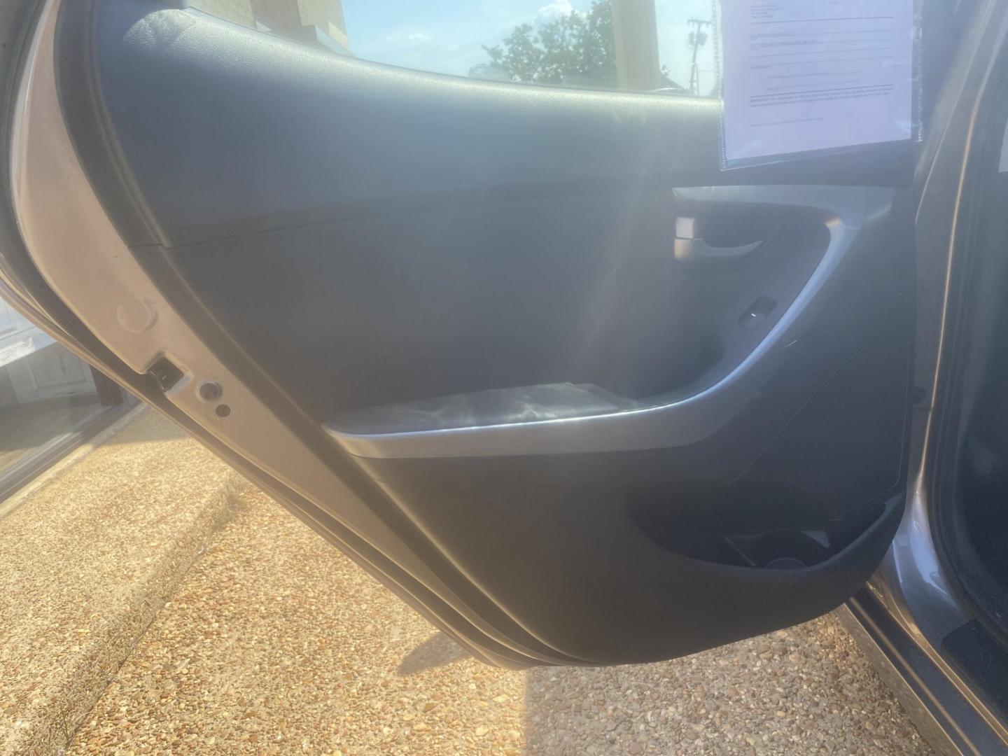 2015 TAN HYUNDAI ELANTRA SE (5NPDH4AE0FH) , located at 922 W. Beacon St., Philadelphia, MS, 39350, (601) 650-3675, 32.770447, -89.127151 - Photo#12