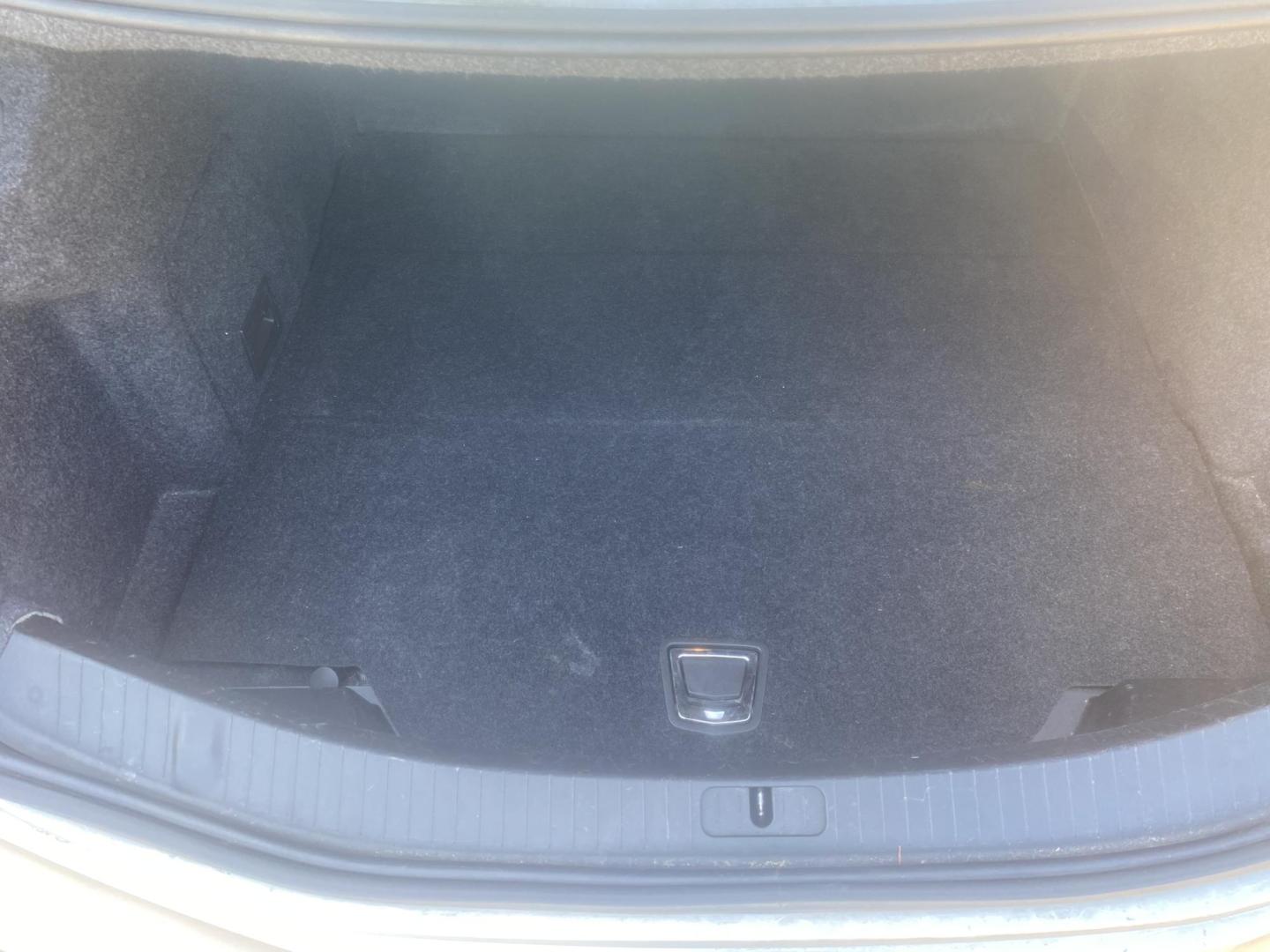 2013 SILVER CADILLAC XTS BASE (2G61N5S31D9) , located at 922 W. Beacon St., Philadelphia, MS, 39350, (601) 650-3675, 32.770447, -89.127151 - Photo#18