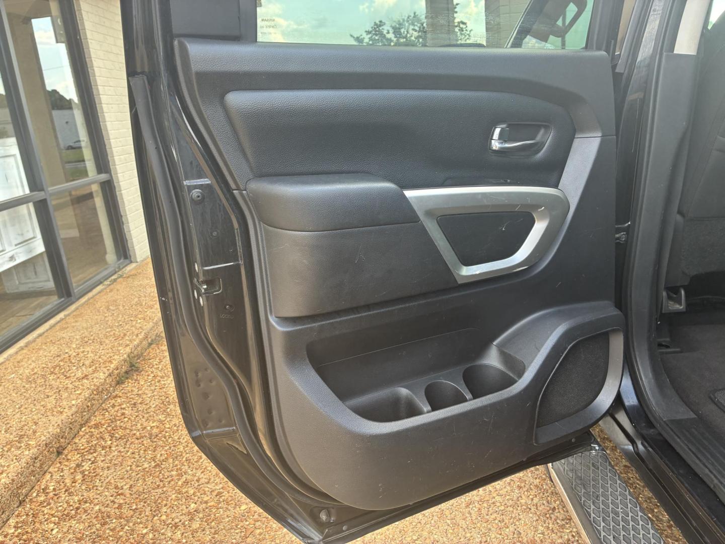 2017 BLACK NISSAN TITAN SV (1N6AA1E65HN) , located at 922 W. Beacon St., Philadelphia, MS, 39350, (601) 650-3675, 32.770447, -89.127151 - Photo#12