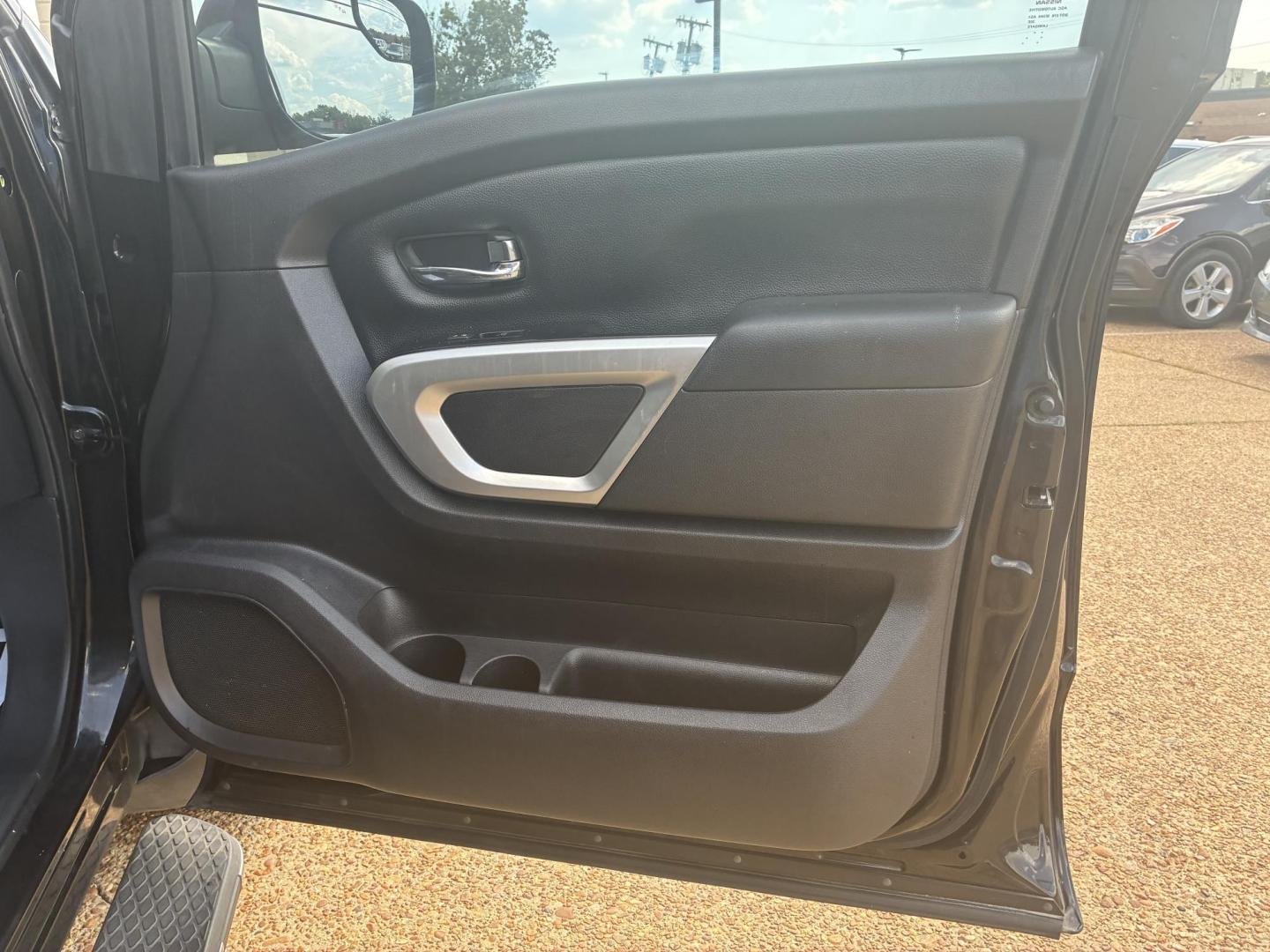 2017 BLACK NISSAN TITAN SV (1N6AA1E65HN) , located at 922 W. Beacon St., Philadelphia, MS, 39350, (601) 650-3675, 32.770447, -89.127151 - Photo#11