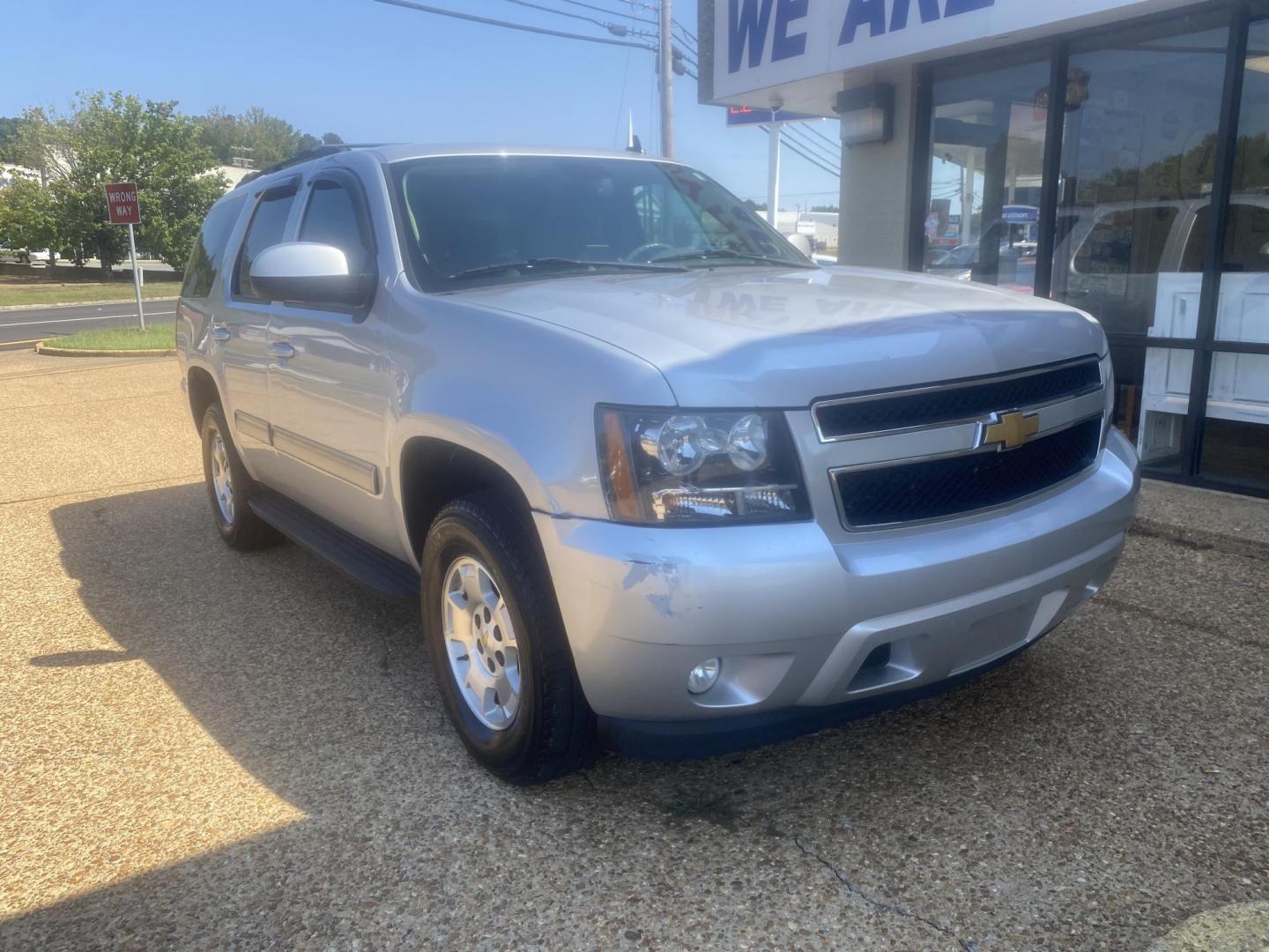 2013 SILVER CHEVROLET TAHOE LT (1GNSCBE02DR) , located at 922 W. Beacon St., Philadelphia, MS, 39350, (601) 650-3675, 32.770447, -89.127151 - Photo#0