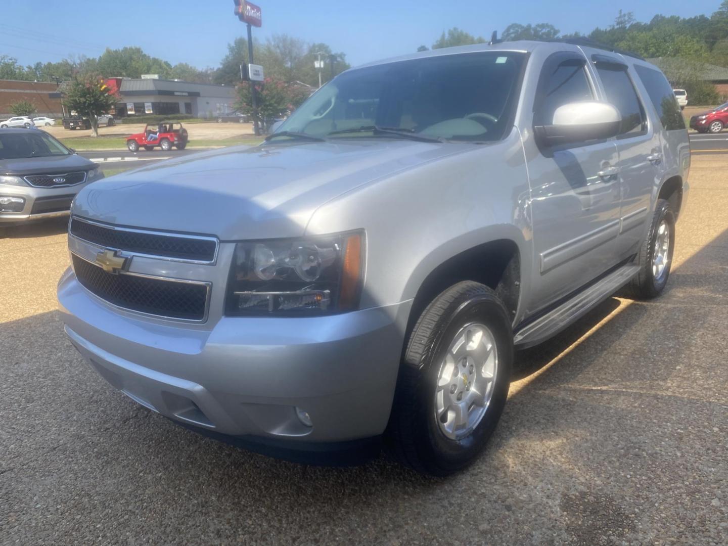 2013 SILVER CHEVROLET TAHOE LT (1GNSCBE02DR) , located at 922 W. Beacon St., Philadelphia, MS, 39350, (601) 650-3675, 32.770447, -89.127151 - Photo#2