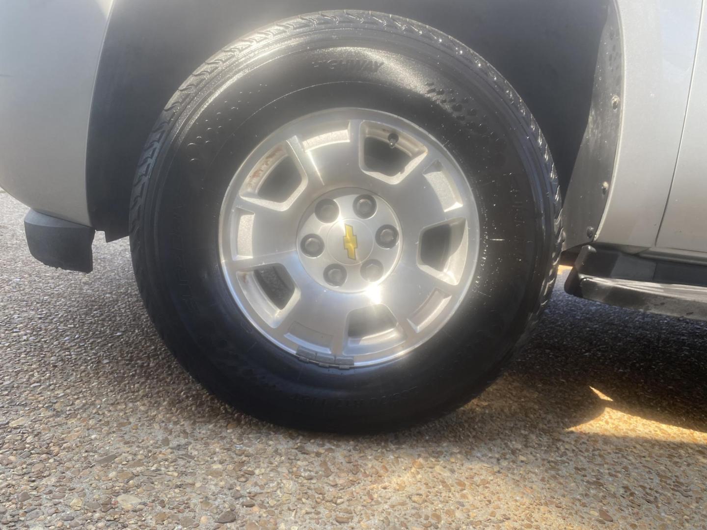2013 SILVER CHEVROLET TAHOE LT (1GNSCBE02DR) , located at 922 W. Beacon St., Philadelphia, MS, 39350, (601) 650-3675, 32.770447, -89.127151 - Photo#7