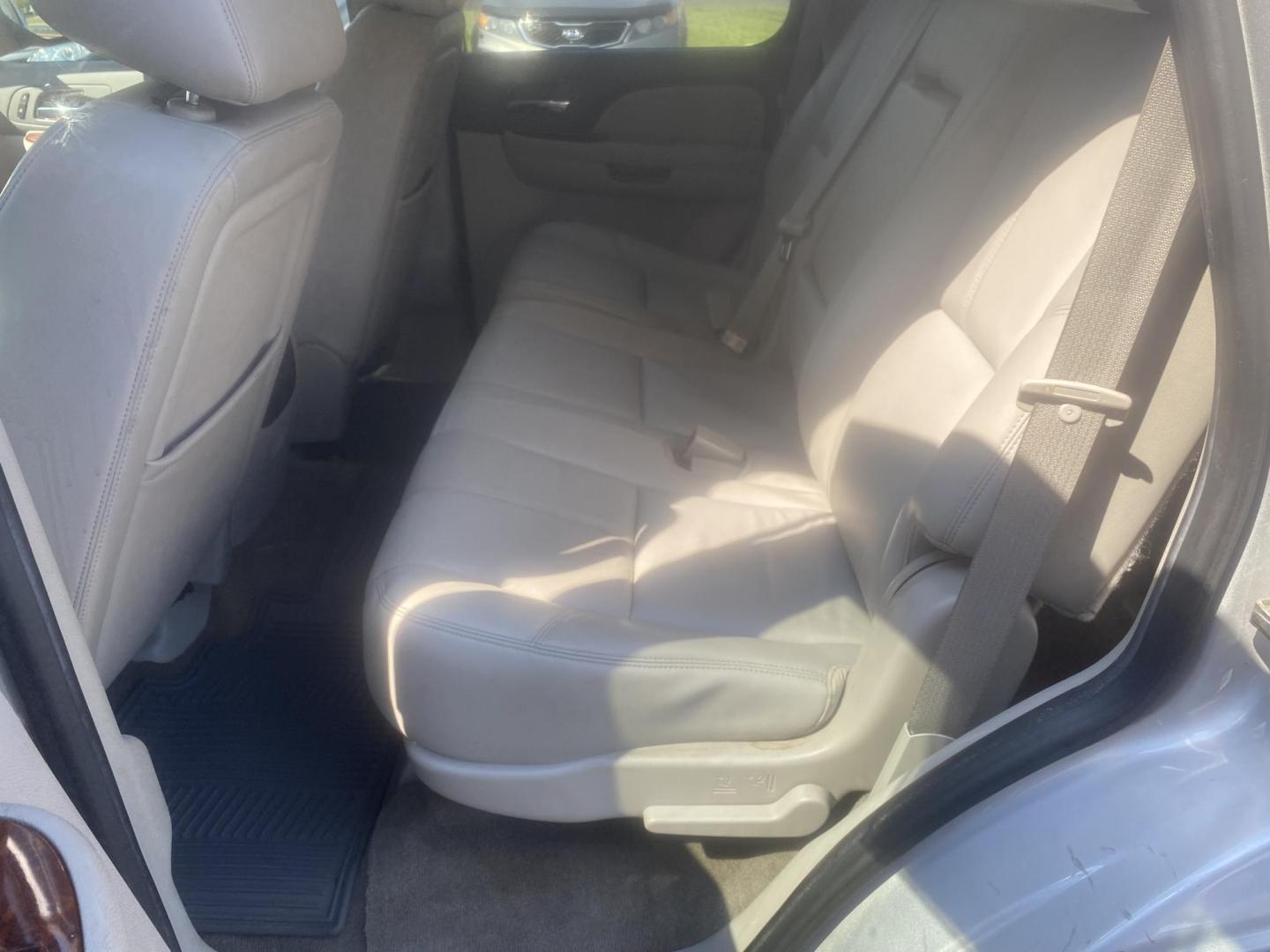 2013 SILVER CHEVROLET TAHOE LT (1GNSCBE02DR) , located at 922 W. Beacon St., Philadelphia, MS, 39350, (601) 650-3675, 32.770447, -89.127151 - Photo#13