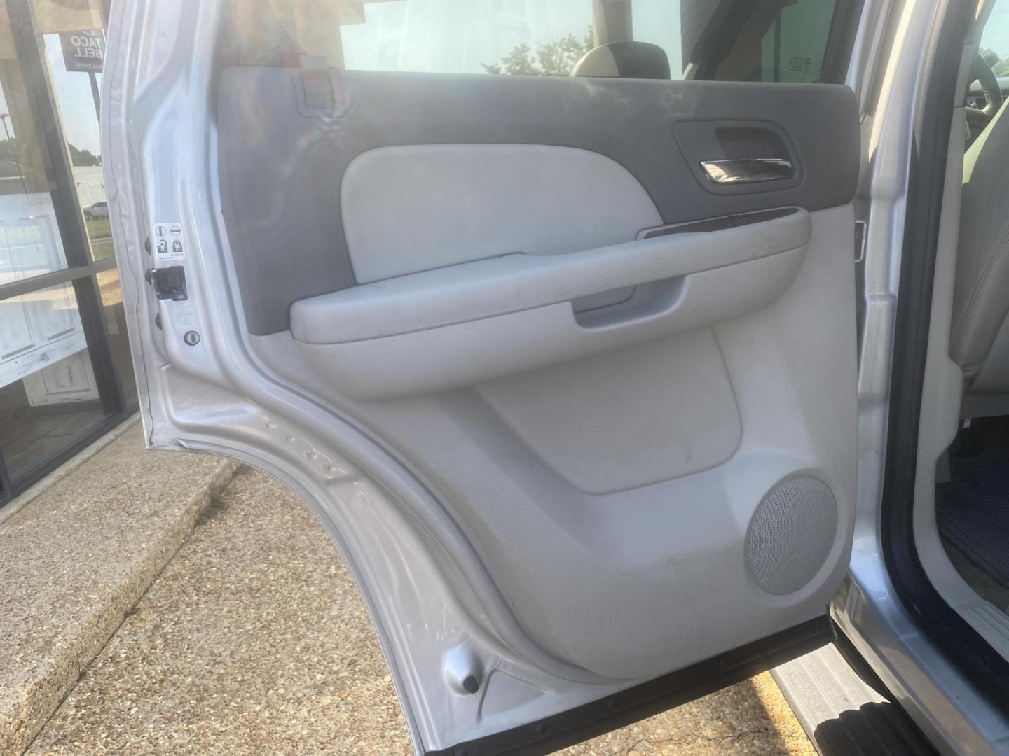 2013 SILVER CHEVROLET TAHOE LT (1GNSCBE02DR) , located at 922 W. Beacon St., Philadelphia, MS, 39350, (601) 650-3675, 32.770447, -89.127151 - Photo#12