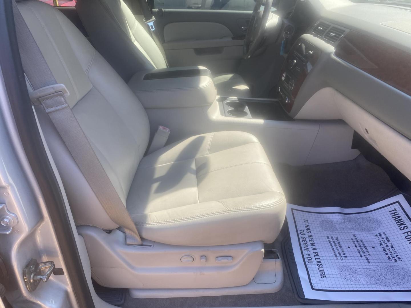 2013 SILVER CHEVROLET TAHOE LT (1GNSCBE02DR) , located at 922 W. Beacon St., Philadelphia, MS, 39350, (601) 650-3675, 32.770447, -89.127151 - Photo#10