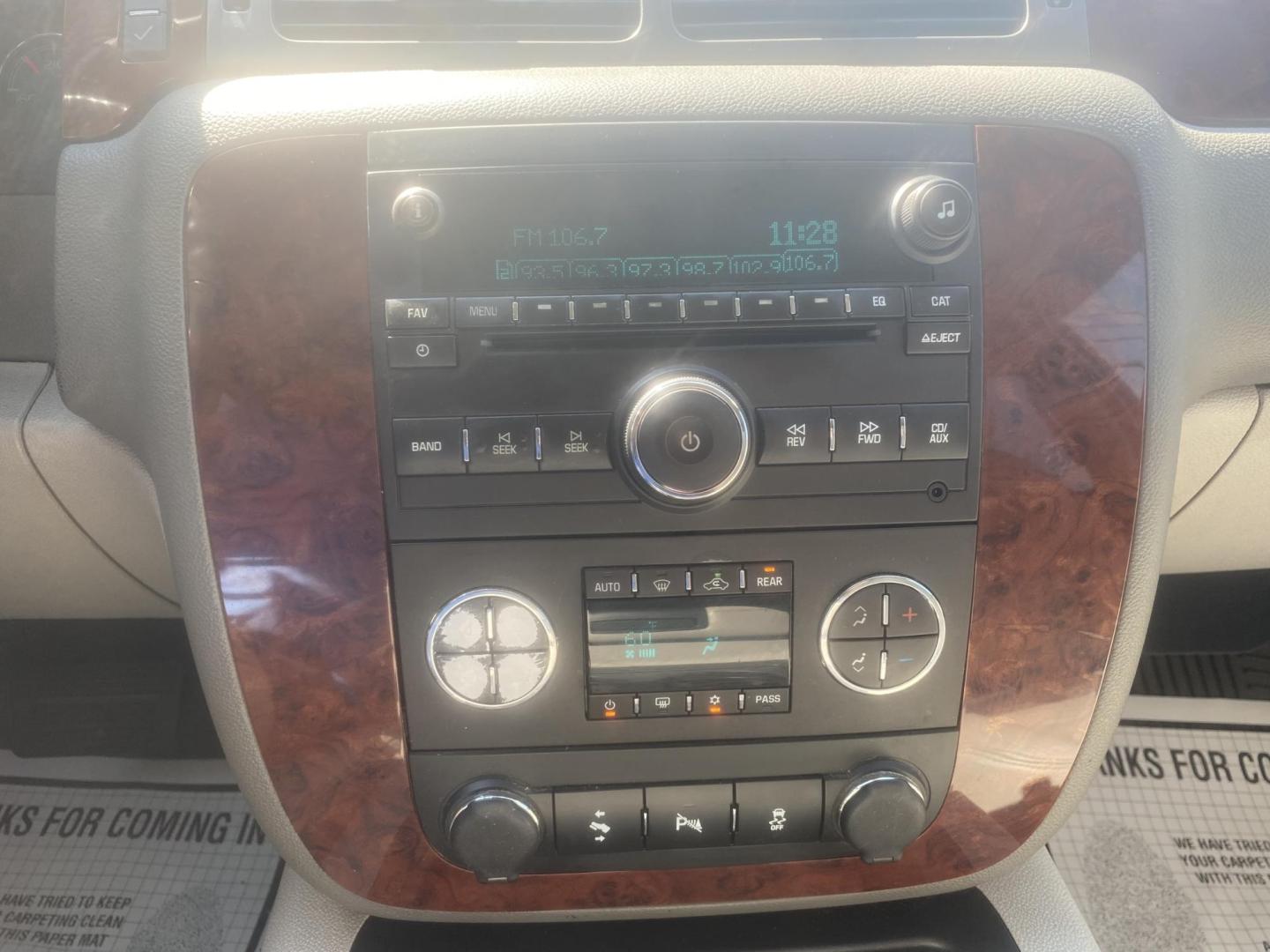 2013 SILVER CHEVROLET TAHOE LT (1GNSCBE02DR) , located at 922 W. Beacon St., Philadelphia, MS, 39350, (601) 650-3675, 32.770447, -89.127151 - Photo#17