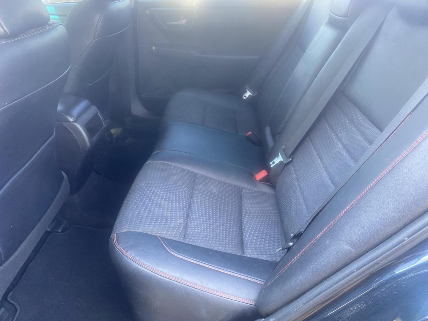 2015 GRAY TOYOTA CAMRY SE (4T1BF1FK3FU) , located at 922 W. Beacon St., Philadelphia, MS, 39350, (601) 650-3675, 32.770447, -89.127151 - Photo#13