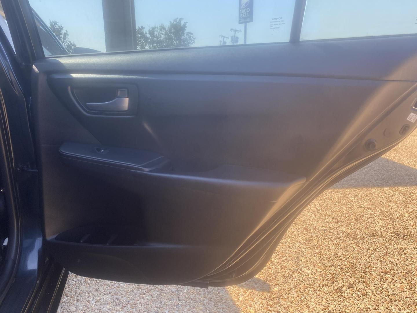 2015 GRAY TOYOTA CAMRY SE (4T1BF1FK3FU) , located at 922 W. Beacon St., Philadelphia, MS, 39350, (601) 650-3675, 32.770447, -89.127151 - Photo#15