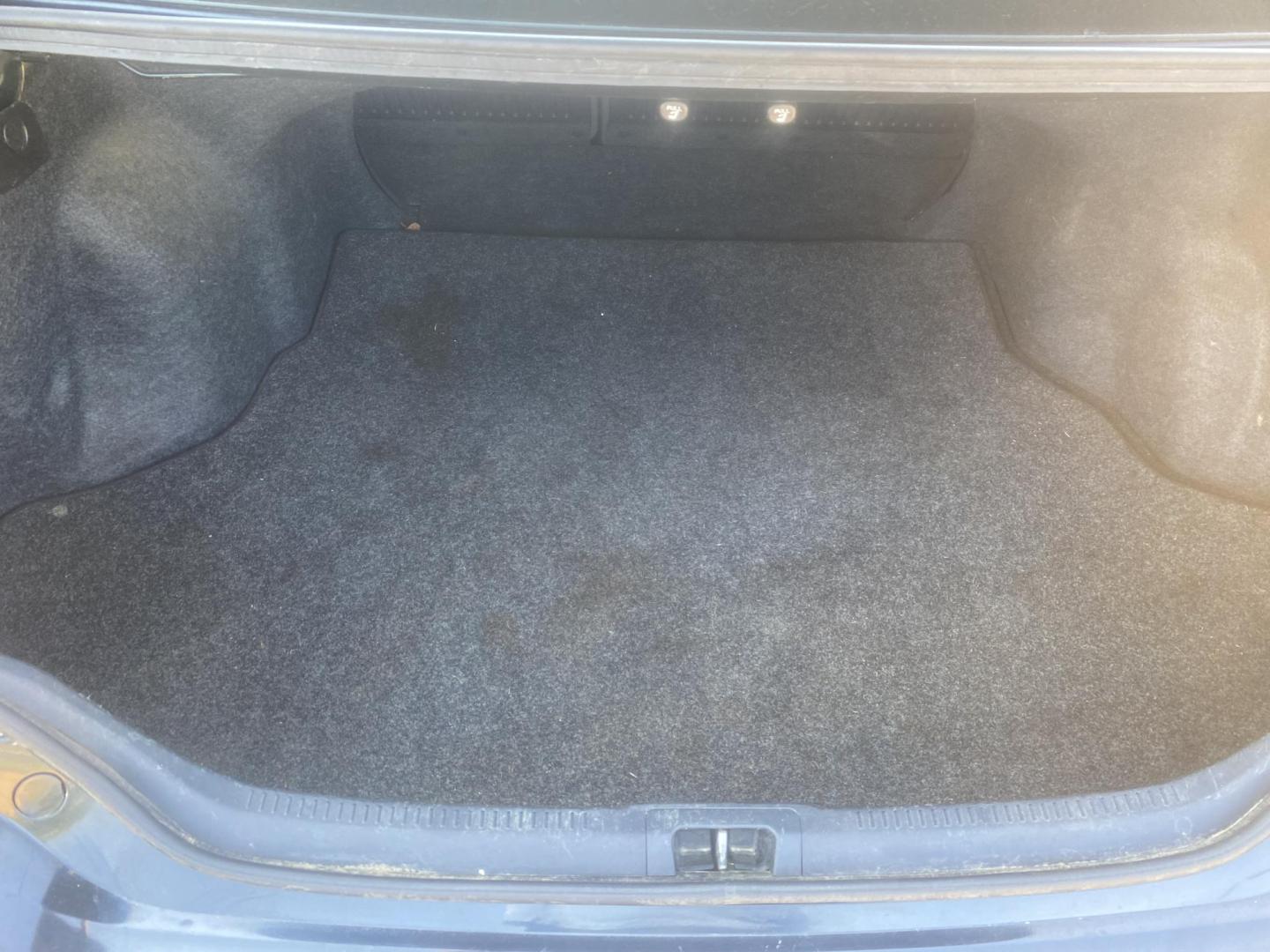 2015 GRAY TOYOTA CAMRY SE (4T1BF1FK3FU) , located at 922 W. Beacon St., Philadelphia, MS, 39350, (601) 650-3675, 32.770447, -89.127151 - Photo#19
