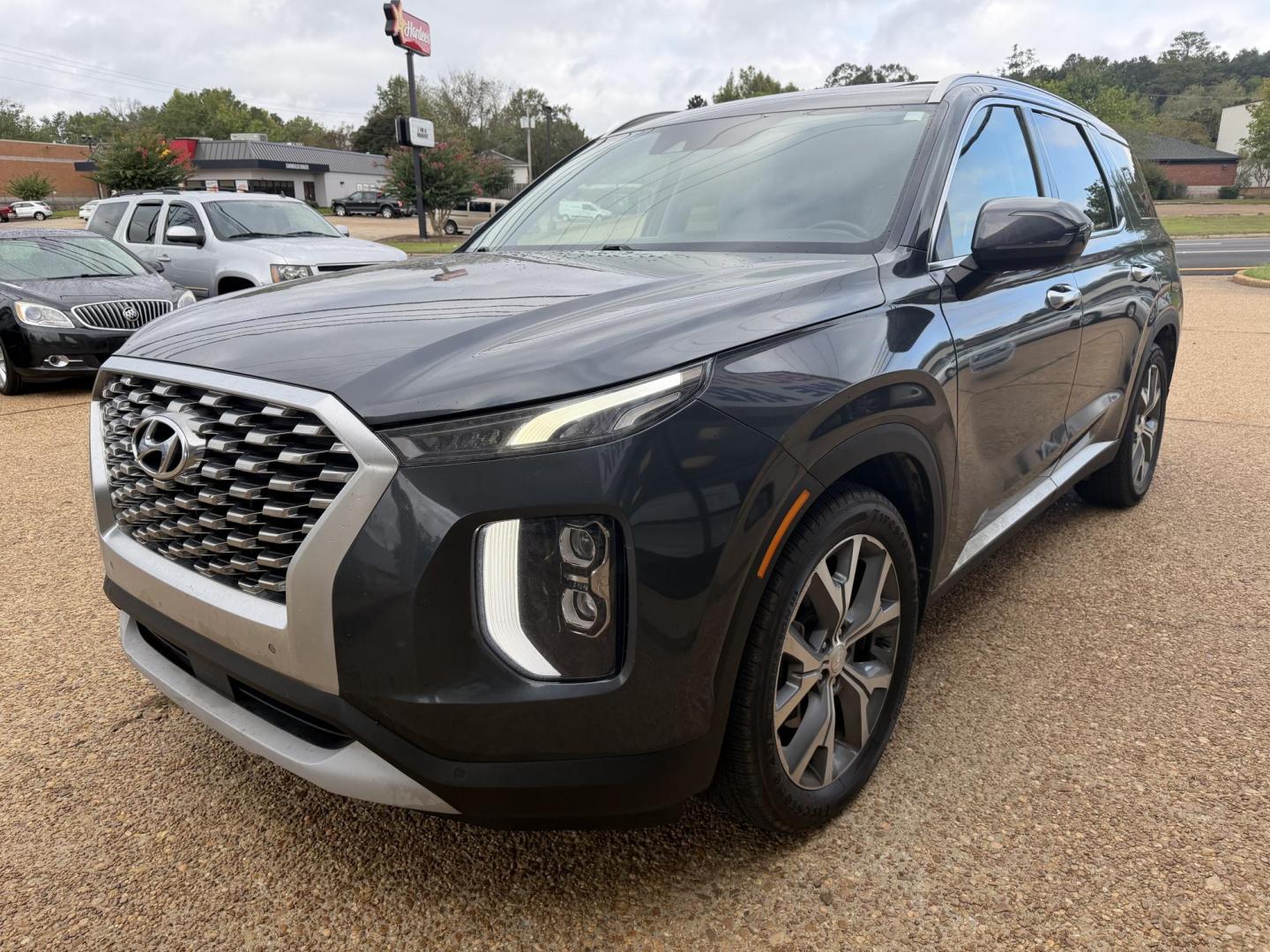 2020 GRAY HYUNDAI PALISADE SEL W/PREMI (KM8R4DHE6LU) , located at 922 W. Beacon St., Philadelphia, MS, 39350, (601) 650-3675, 32.770447, -89.127151 - Photo#2