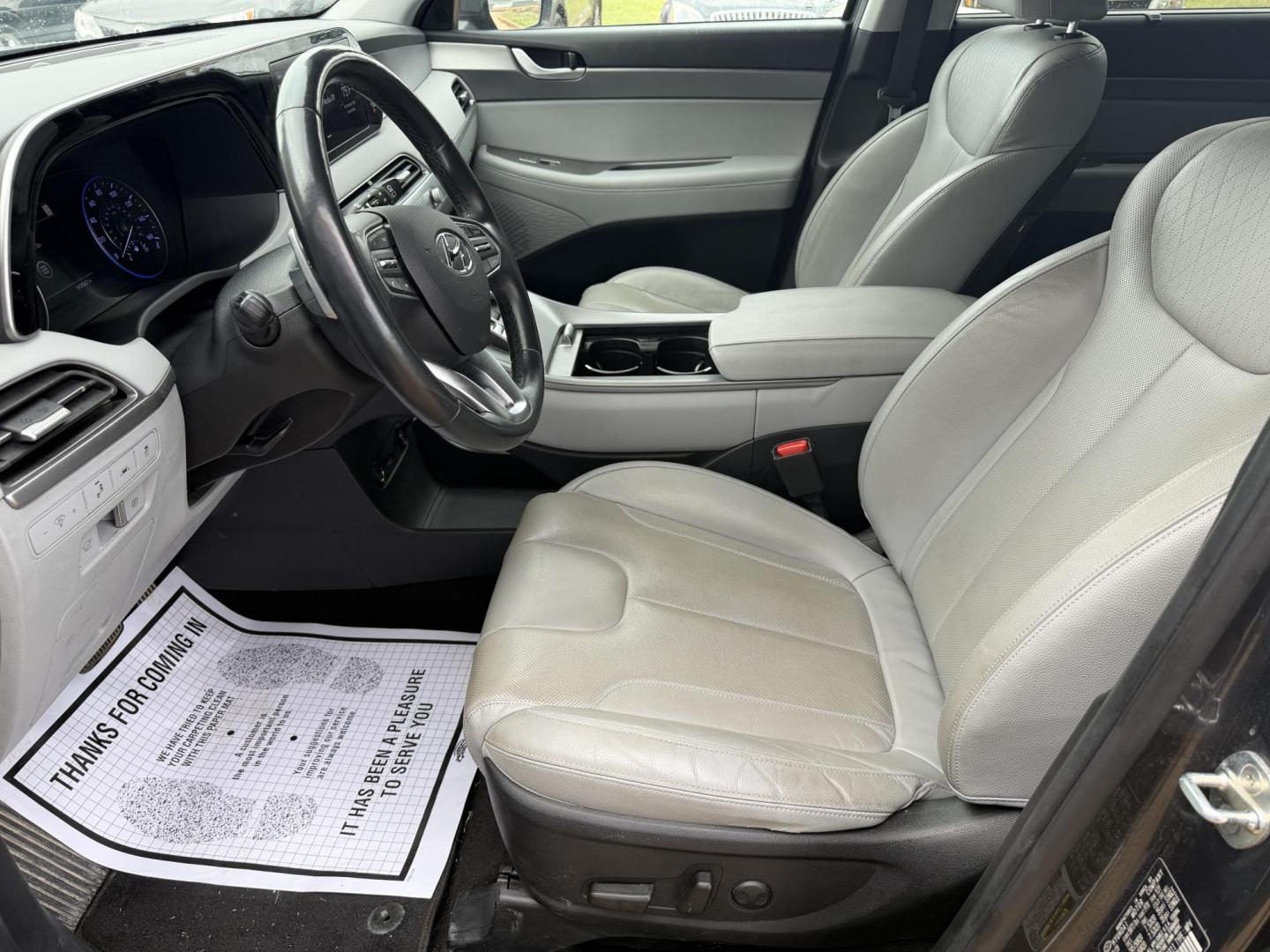 2020 GRAY HYUNDAI PALISADE SEL W/PREMI (KM8R4DHE6LU) , located at 922 W. Beacon St., Philadelphia, MS, 39350, (601) 650-3675, 32.770447, -89.127151 - Photo#9