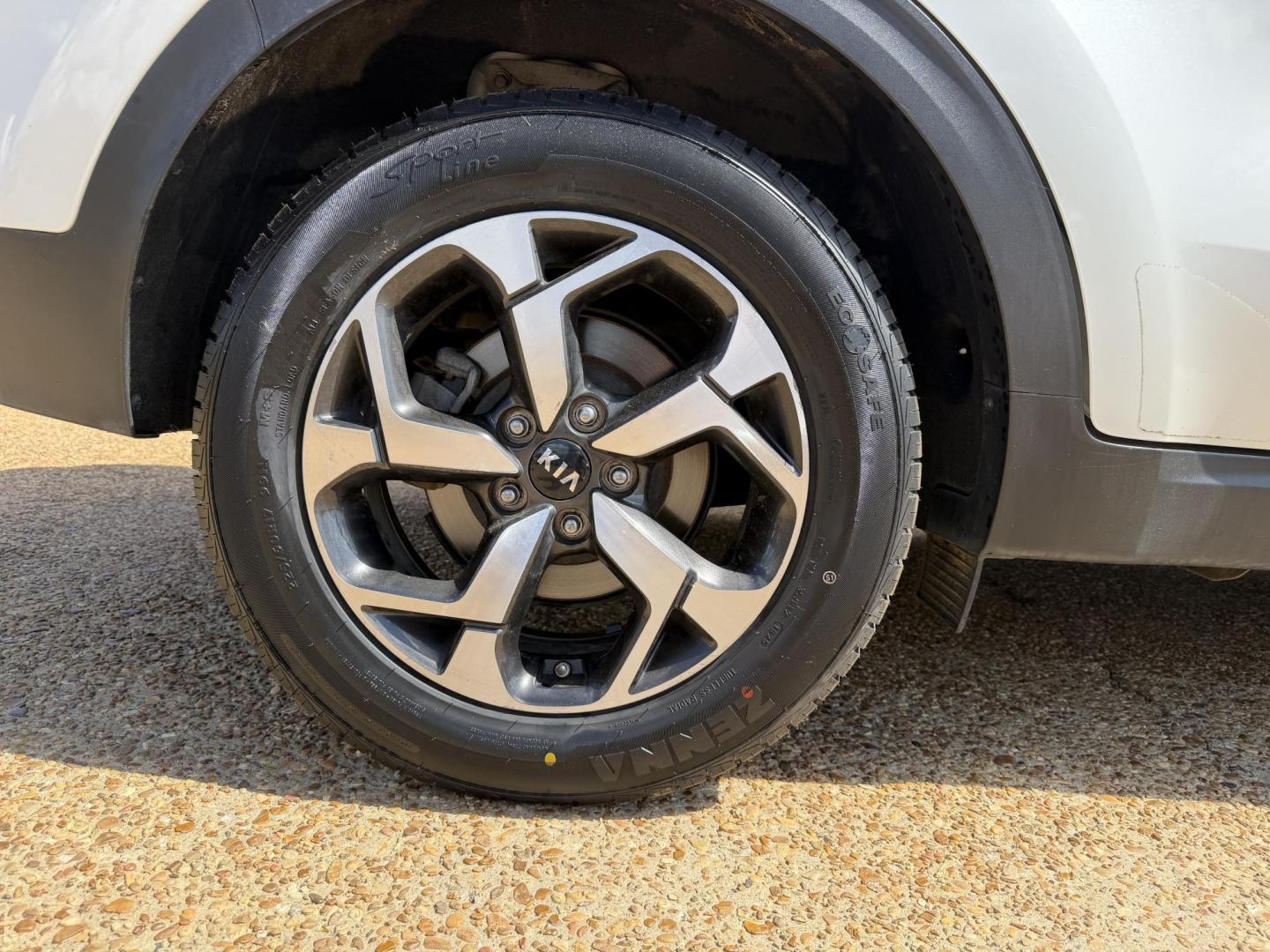2021 WHITE KIA SPORTAGE LX (KNDPMCAC0M7) , located at 922 W. Beacon St., Philadelphia, MS, 39350, (601) 650-3675, 32.770447, -89.127151 - Photo#7