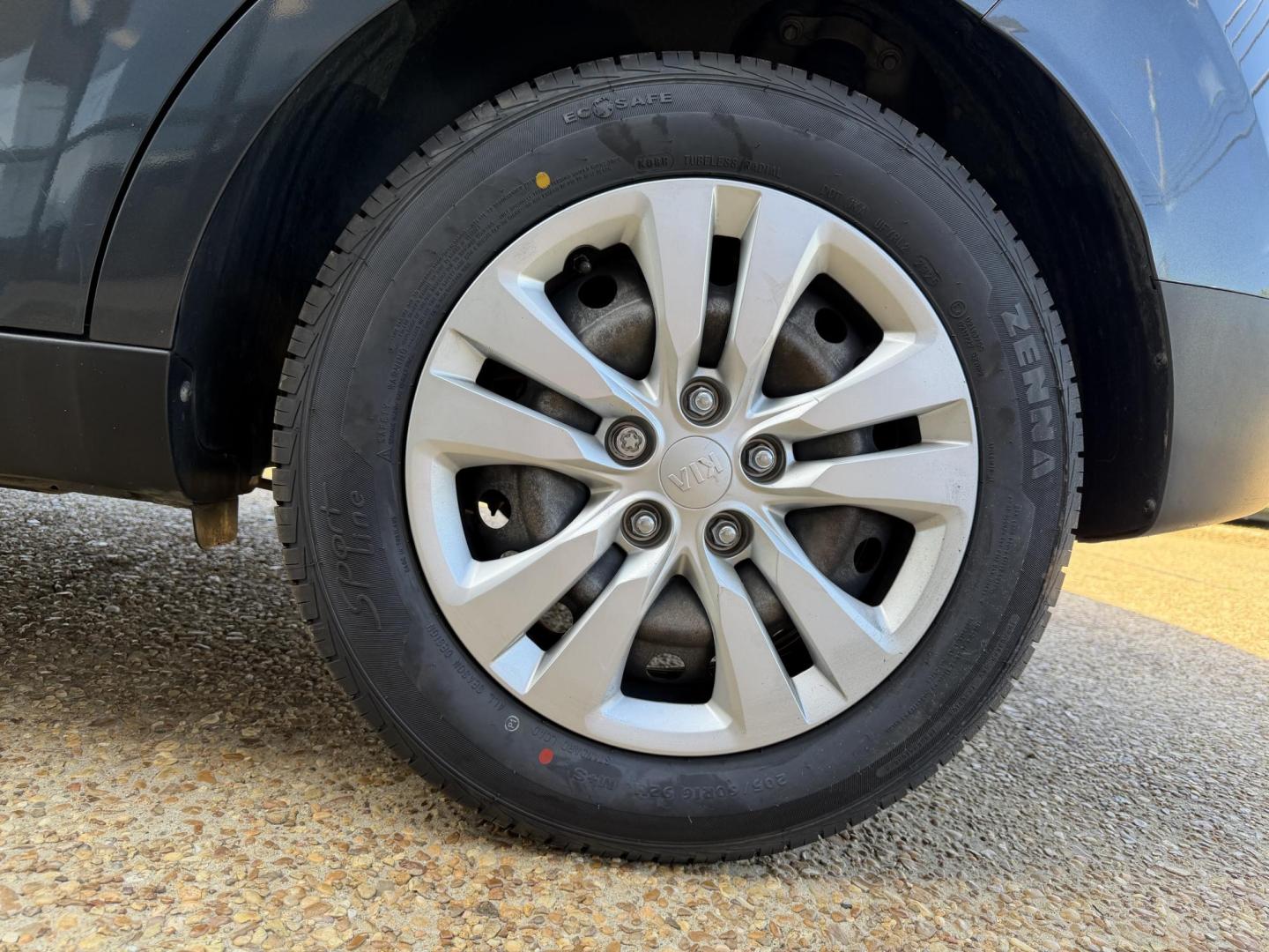 2020 GRAY KIA SOUL LX (KNDJ23AU3L7) , located at 922 W. Beacon St., Philadelphia, MS, 39350, (601) 650-3675, 32.770447, -89.127151 - Photo#7