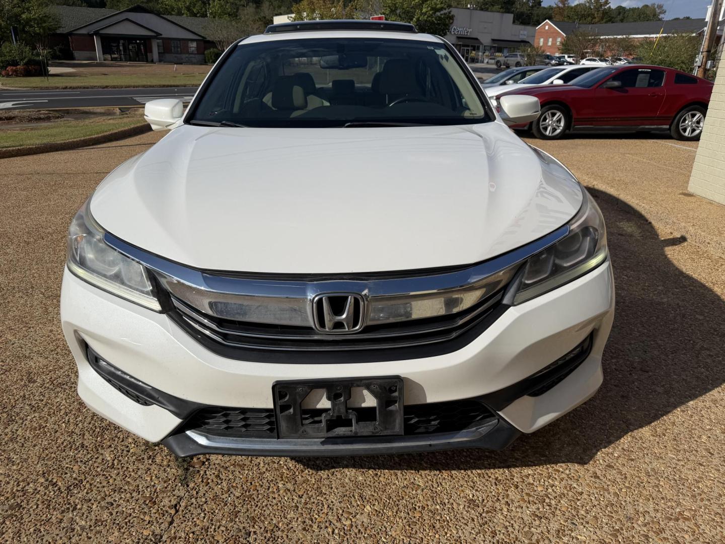 2017 WHITE HONDA ACCORD EX-L (1HGCR2F81HA) , located at 922 W. Beacon St., Philadelphia, MS, 39350, (601) 650-3675, 32.770447, -89.127151 - Photo#1