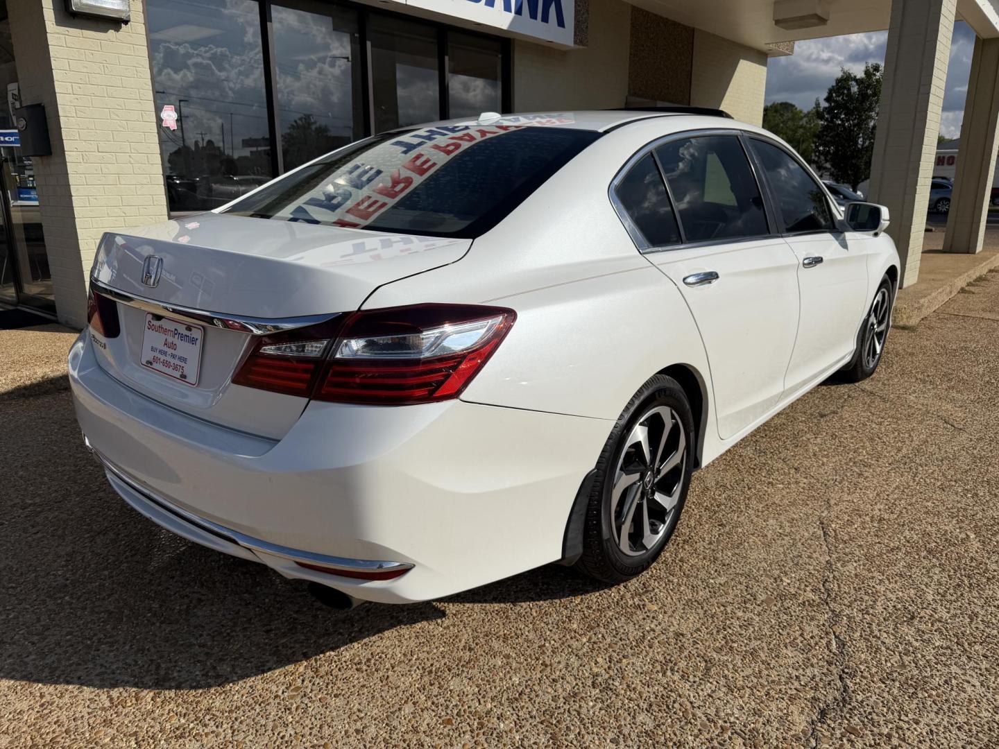 2017 WHITE HONDA ACCORD EX-L (1HGCR2F81HA) , located at 922 W. Beacon St., Philadelphia, MS, 39350, (601) 650-3675, 32.770447, -89.127151 - Photo#5