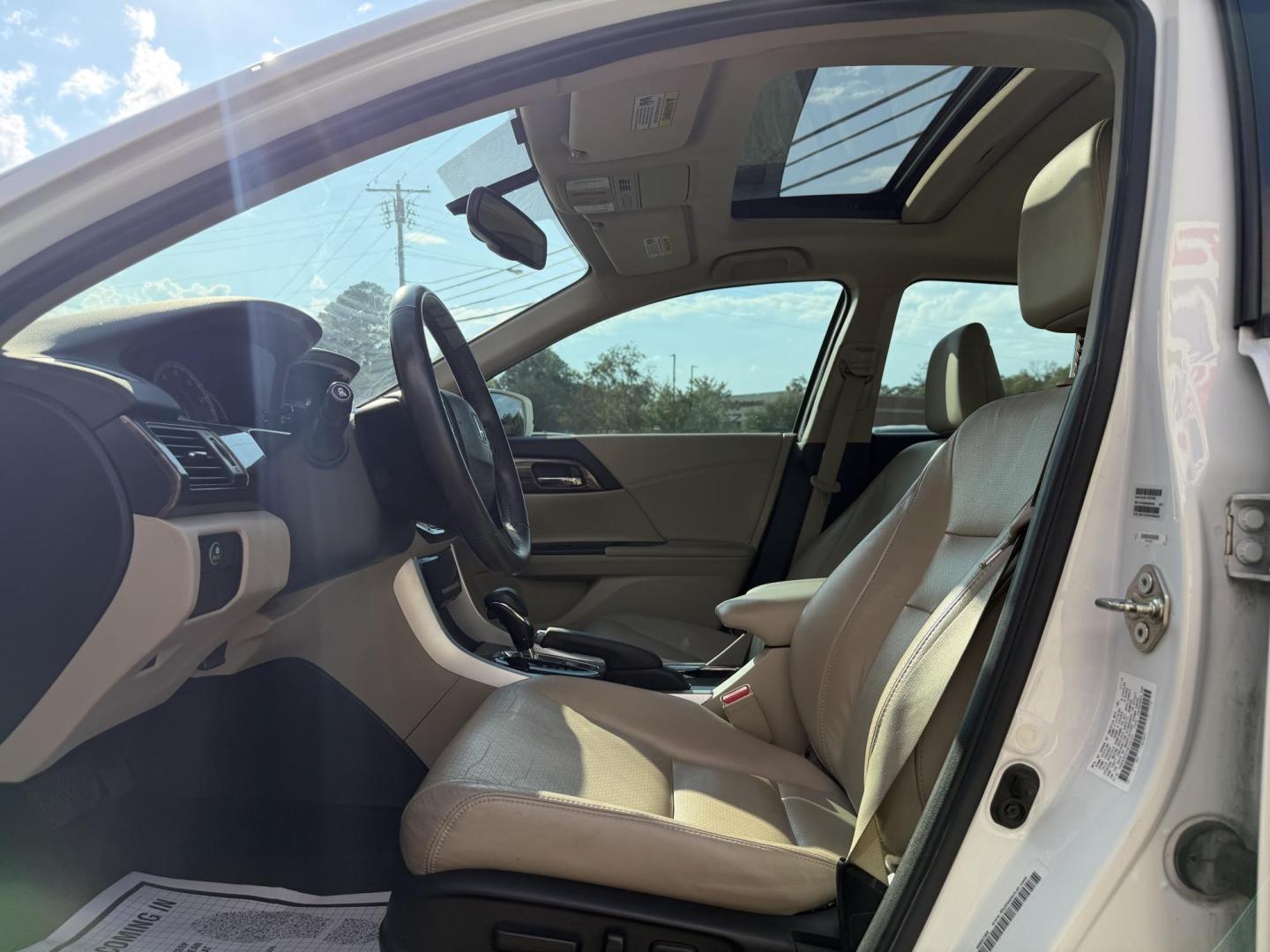 2017 WHITE HONDA ACCORD EX-L (1HGCR2F81HA) , located at 922 W. Beacon St., Philadelphia, MS, 39350, (601) 650-3675, 32.770447, -89.127151 - Photo#9