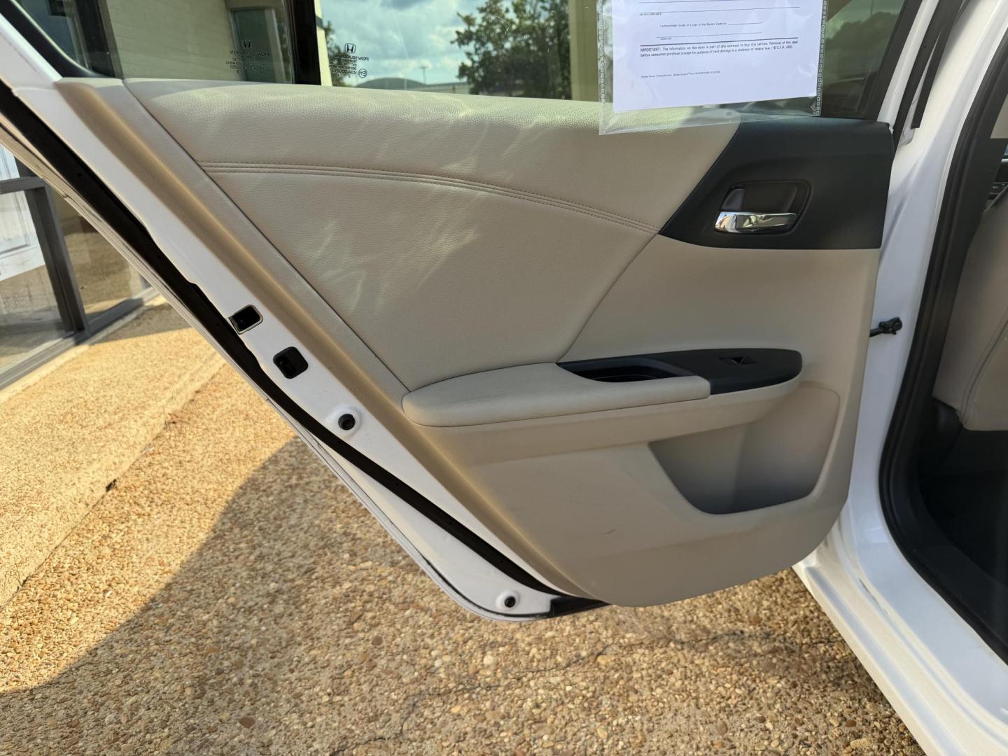 2017 WHITE HONDA ACCORD EX-L (1HGCR2F81HA) , located at 922 W. Beacon St., Philadelphia, MS, 39350, (601) 650-3675, 32.770447, -89.127151 - Photo#11