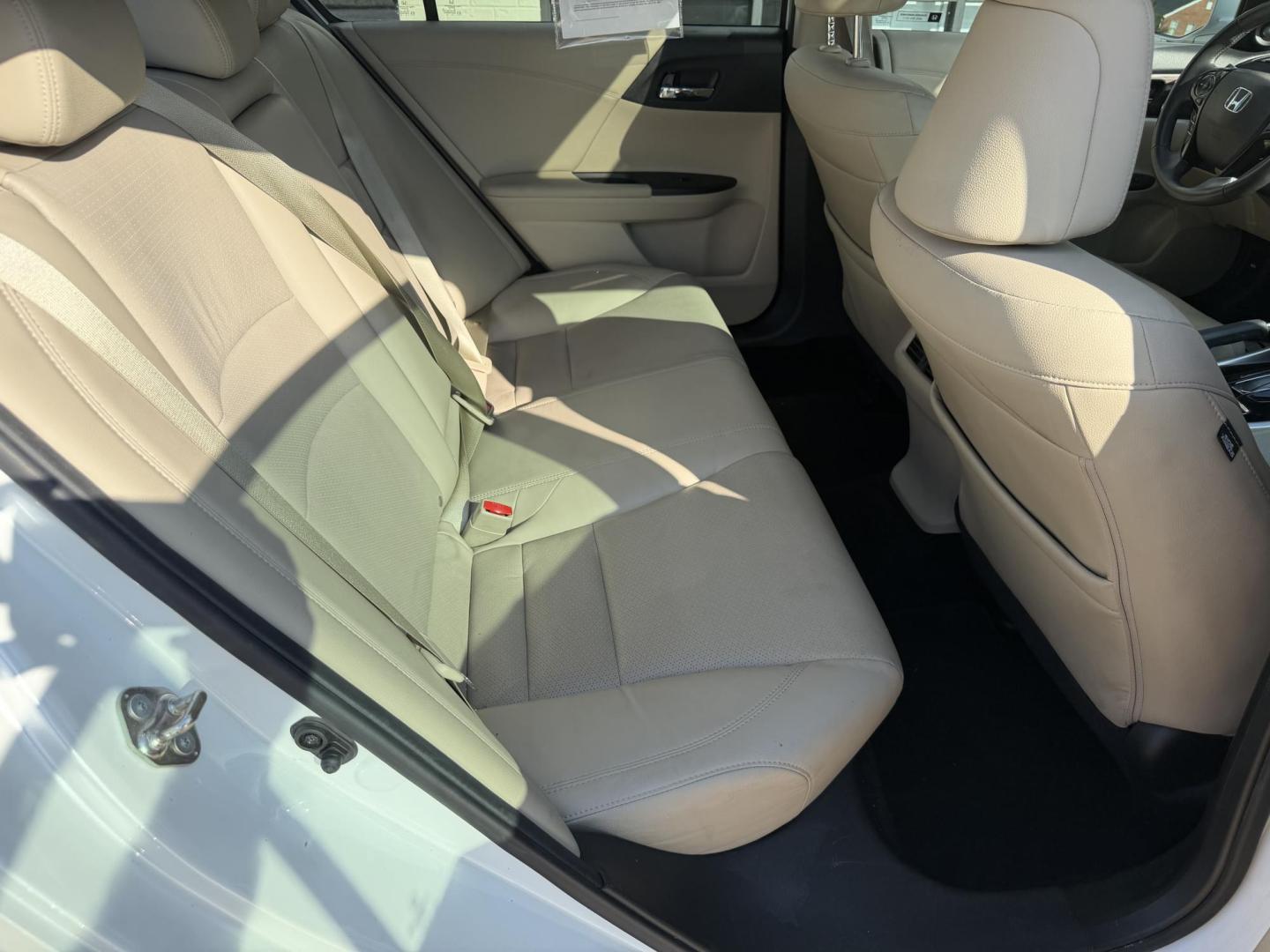 2017 WHITE HONDA ACCORD EX-L (1HGCR2F81HA) , located at 922 W. Beacon St., Philadelphia, MS, 39350, (601) 650-3675, 32.770447, -89.127151 - Photo#13