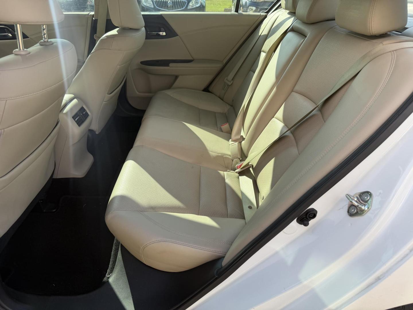 2017 WHITE HONDA ACCORD EX-L (1HGCR2F81HA) , located at 922 W. Beacon St., Philadelphia, MS, 39350, (601) 650-3675, 32.770447, -89.127151 - Photo#12