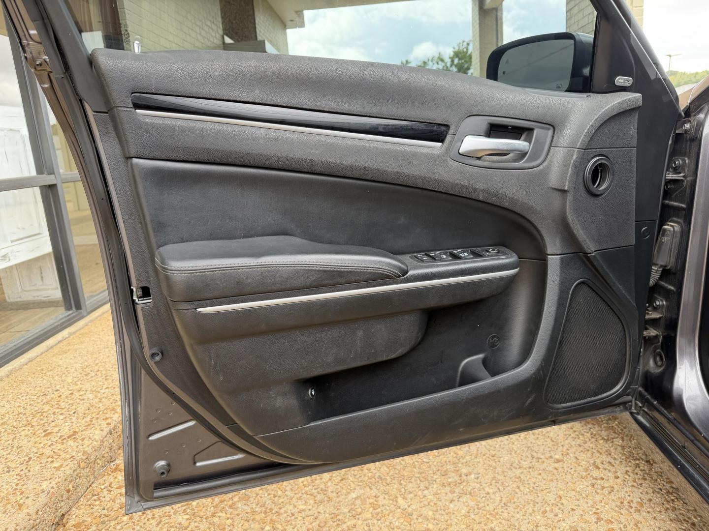 2019 GRAY CHRYSLER 300S (2C3CCABG5KH) , located at 922 W. Beacon St., Philadelphia, MS, 39350, (601) 650-3675, 32.770447, -89.127151 - Photo#8