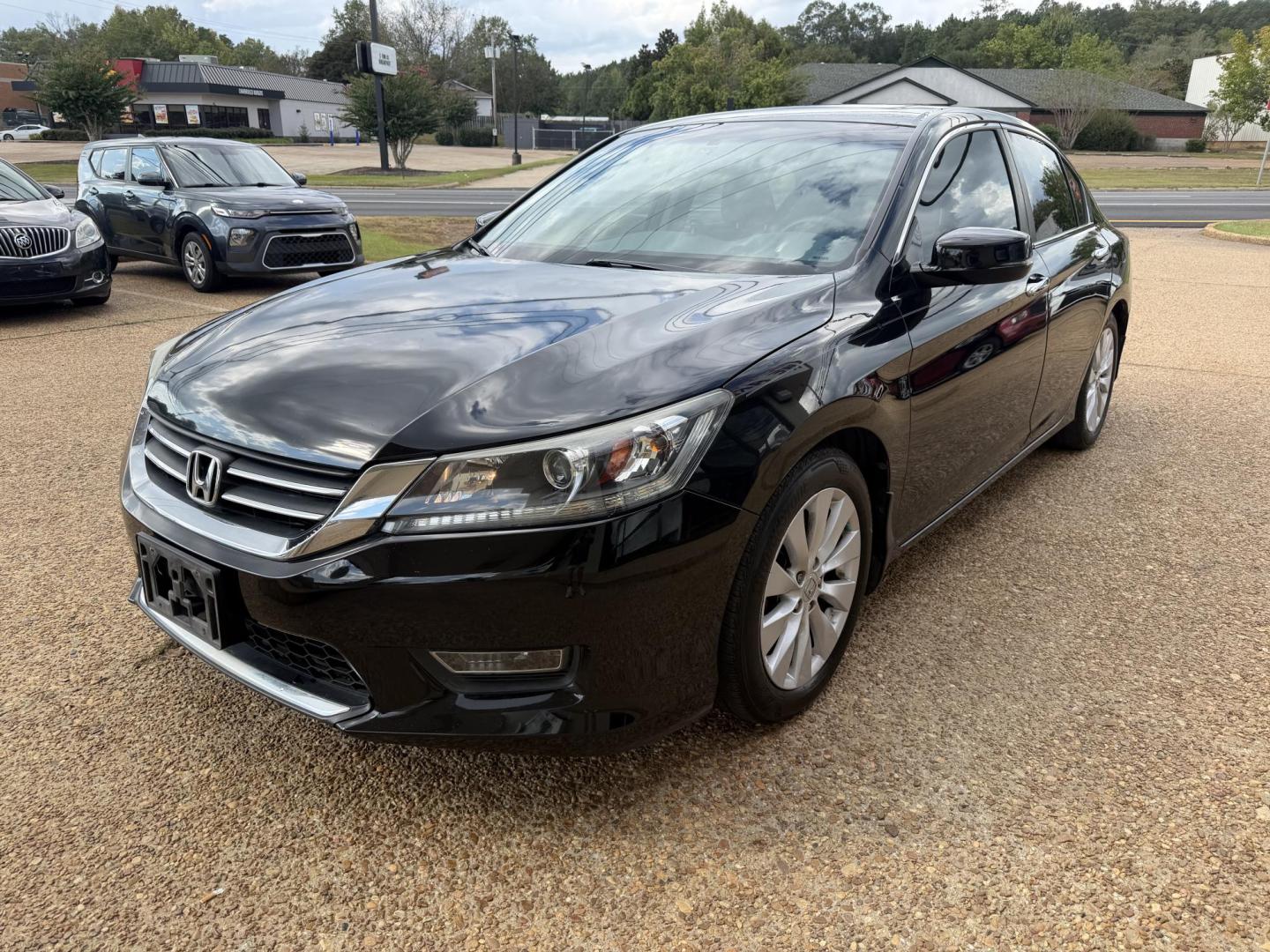 2013 BLACK HONDA ACCORD EX (1HGCR2F71DA) , located at 922 W. Beacon St., Philadelphia, MS, 39350, (601) 650-3675, 32.770447, -89.127151 - Photo#2
