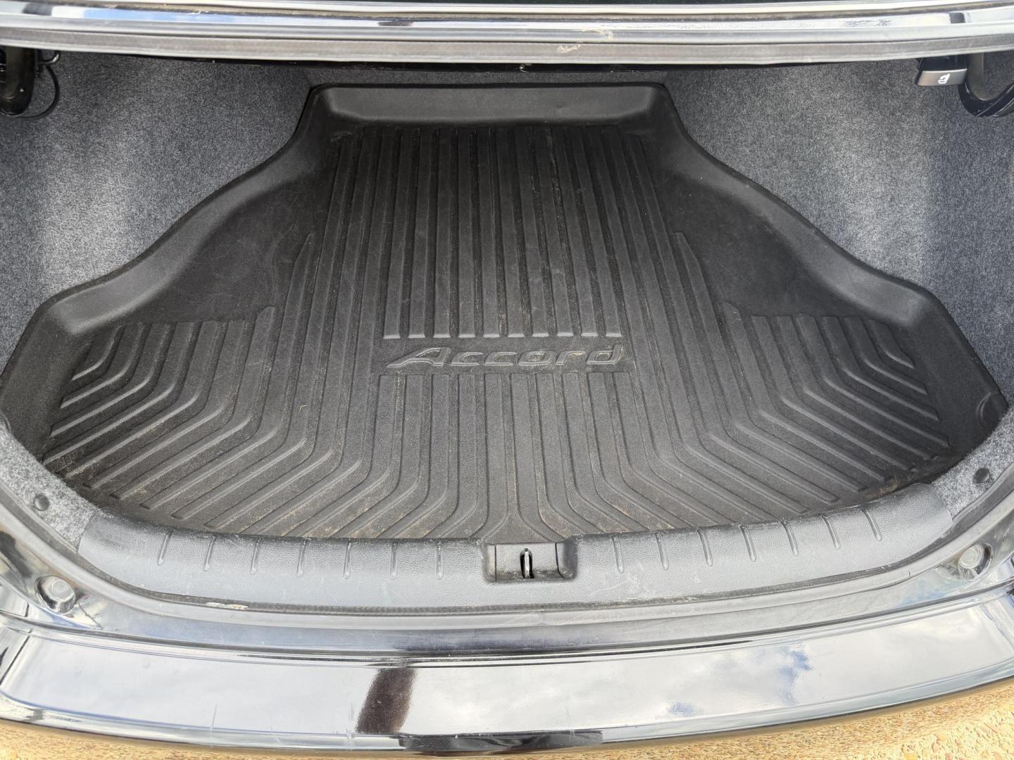 2013 BLACK HONDA ACCORD EX (1HGCR2F71DA) , located at 922 W. Beacon St., Philadelphia, MS, 39350, (601) 650-3675, 32.770447, -89.127151 - Photo#19