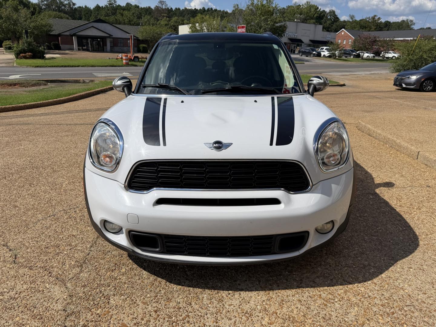 2014 WHITE MINI COUNTRYMAN COOPER S (WMWZC5C57EW) , located at 922 W. Beacon St., Philadelphia, MS, 39350, (601) 650-3675, 32.770447, -89.127151- Photo#1