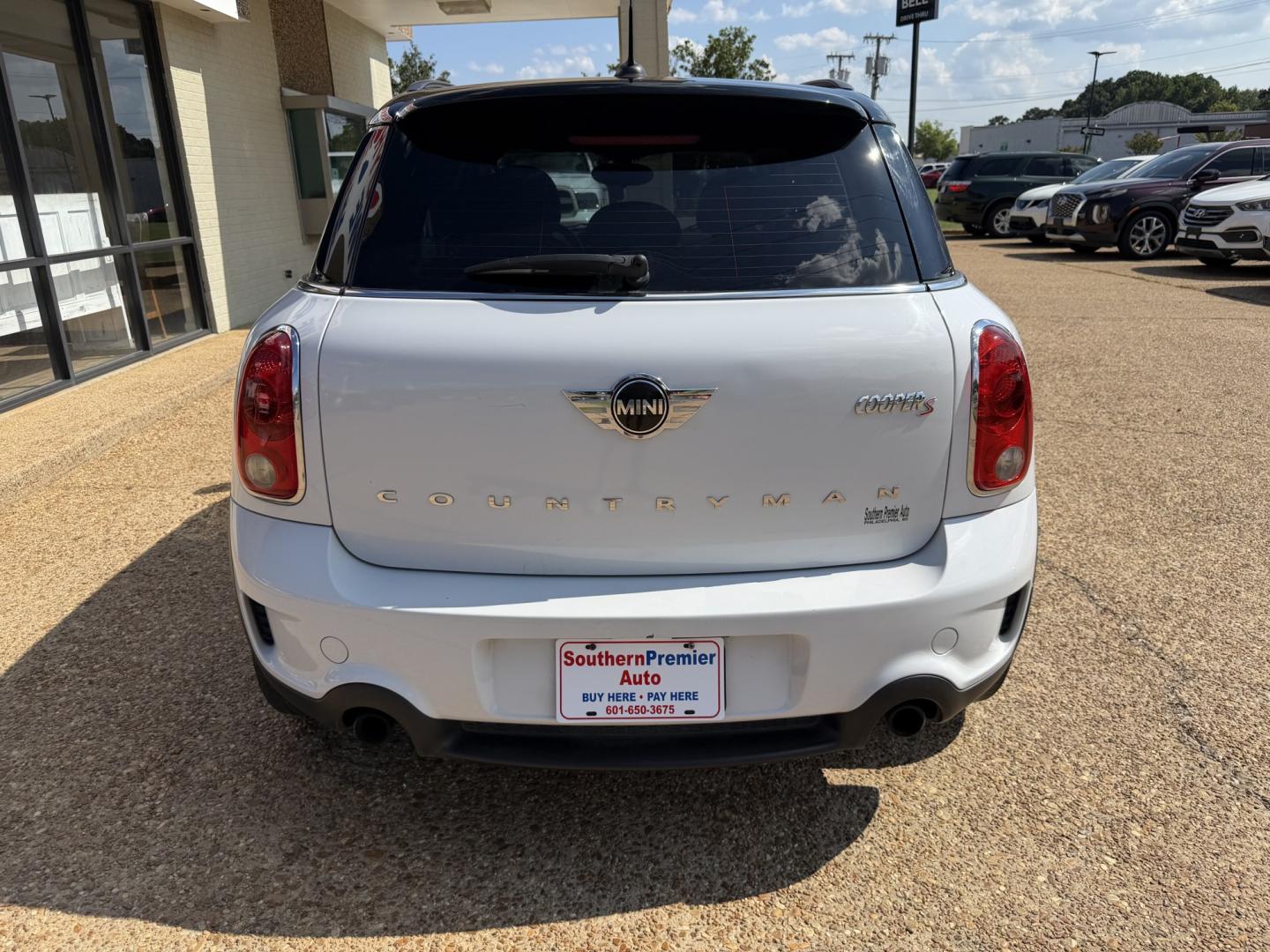 2014 WHITE MINI COUNTRYMAN COOPER S (WMWZC5C57EW) , located at 922 W. Beacon St., Philadelphia, MS, 39350, (601) 650-3675, 32.770447, -89.127151- Photo#4