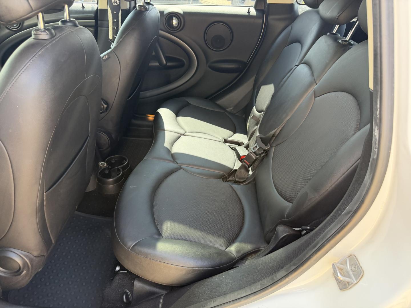2014 WHITE MINI COUNTRYMAN COOPER S (WMWZC5C57EW) , located at 922 W. Beacon St., Philadelphia, MS, 39350, (601) 650-3675, 32.770447, -89.127151- Photo#13