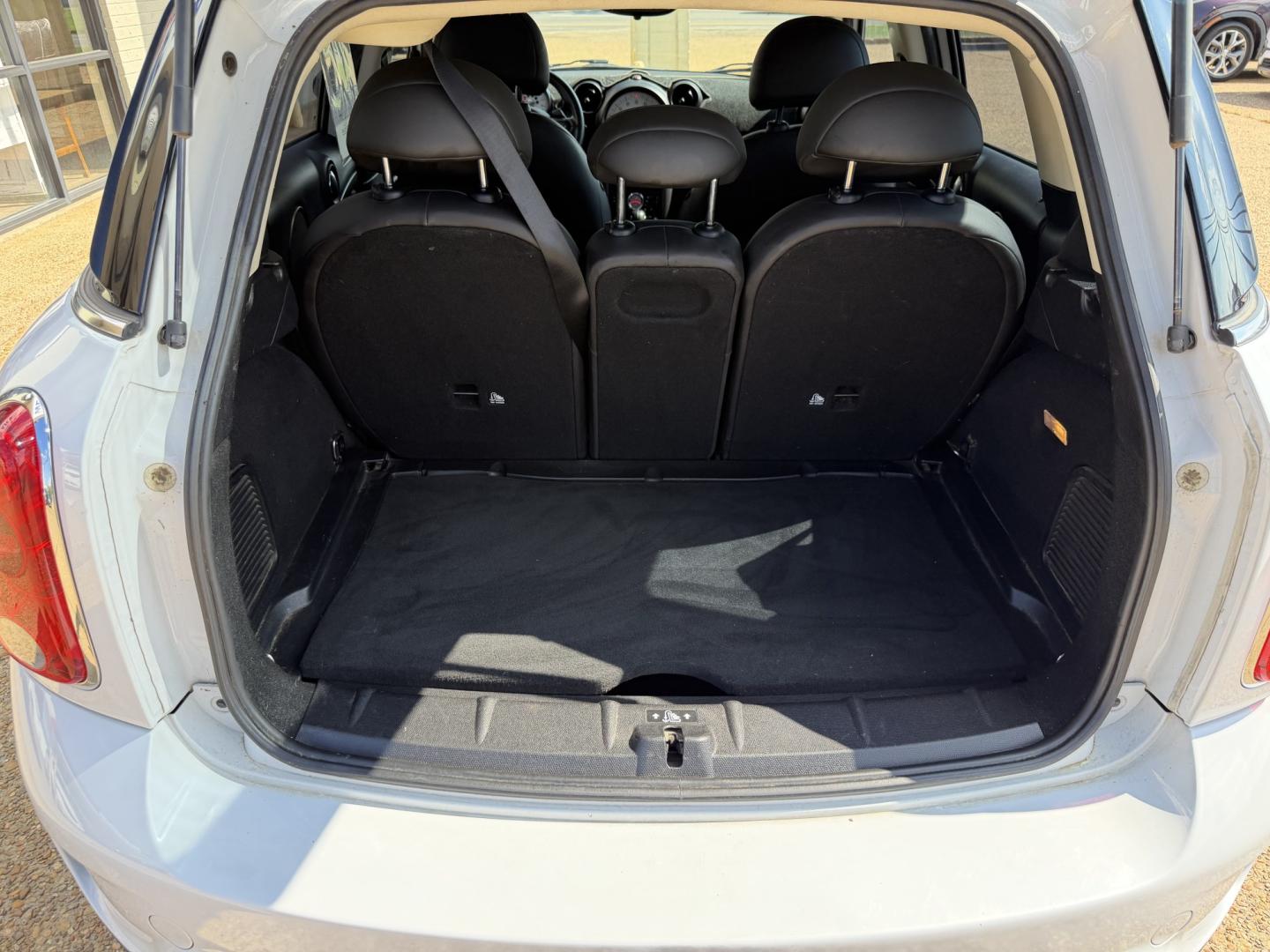 2014 WHITE MINI COUNTRYMAN COOPER S (WMWZC5C57EW) , located at 922 W. Beacon St., Philadelphia, MS, 39350, (601) 650-3675, 32.770447, -89.127151- Photo#18