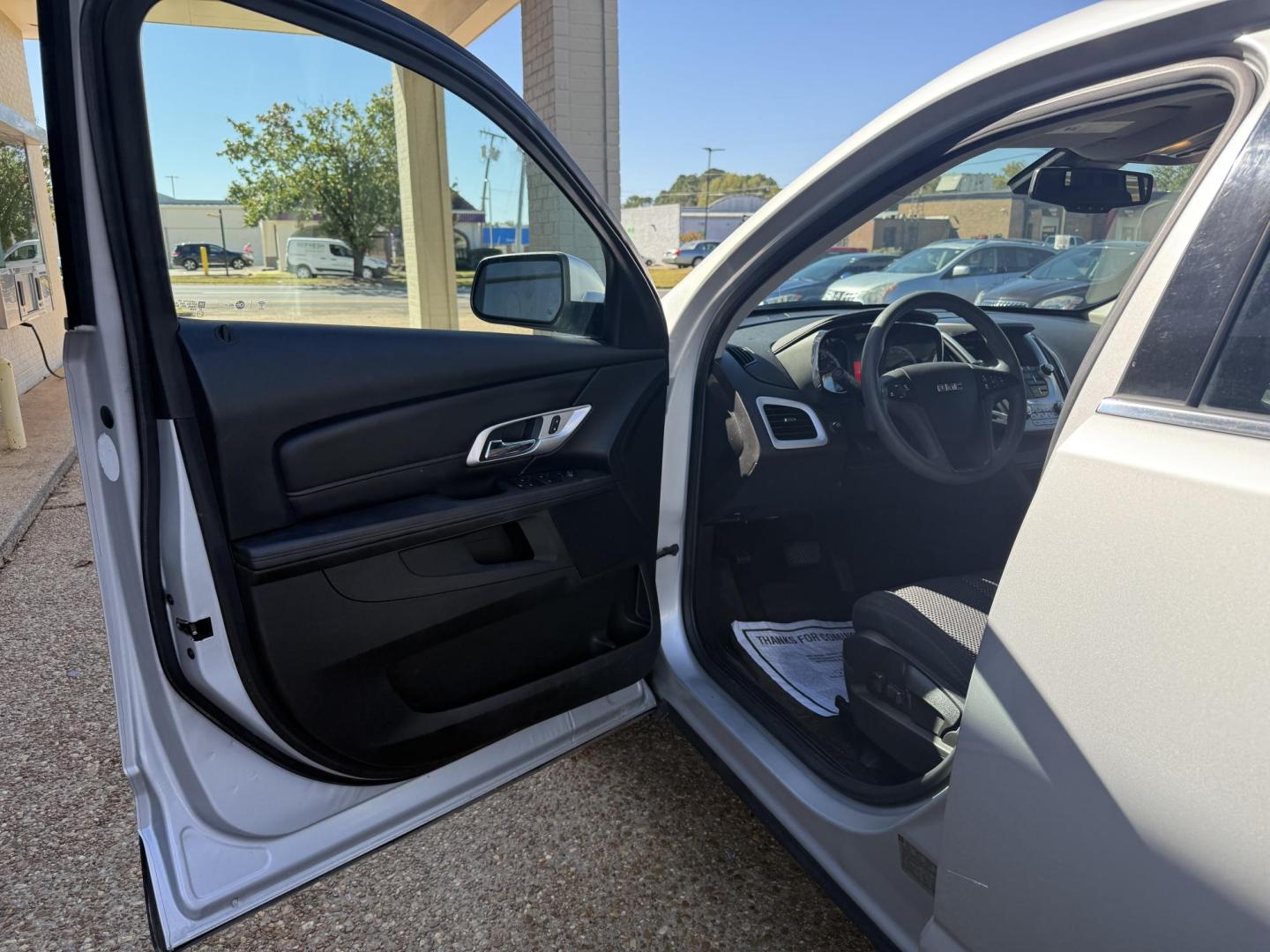 2017 SILVER GMC TERRAIN SLE1 (2GKFLSEK8H6) , located at 922 W. Beacon St., Philadelphia, MS, 39350, (601) 650-3675, 32.770447, -89.127151 - Photo#8