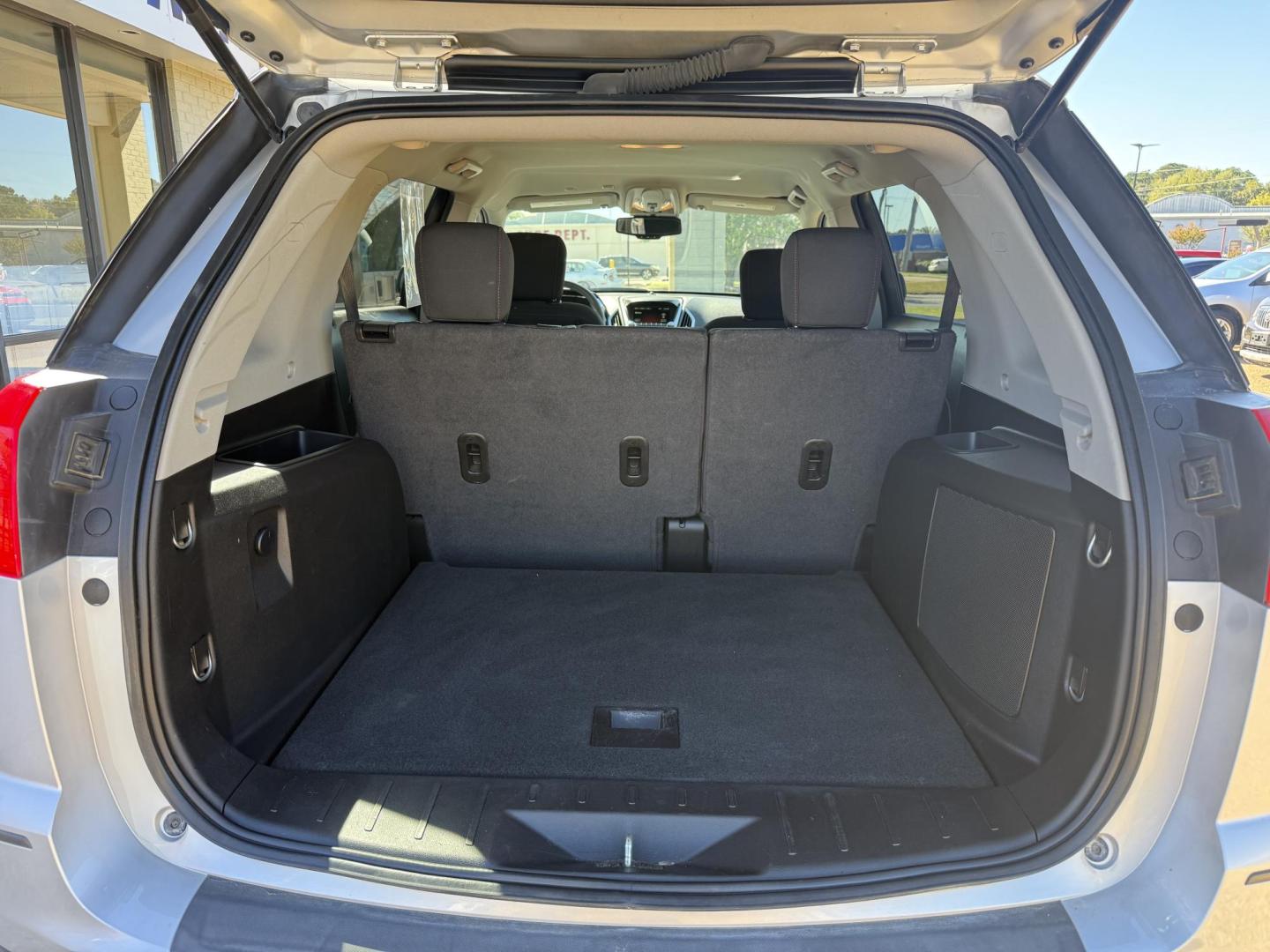 2017 SILVER GMC TERRAIN SLE1 (2GKFLSEK8H6) , located at 922 W. Beacon St., Philadelphia, MS, 39350, (601) 650-3675, 32.770447, -89.127151 - Photo#9