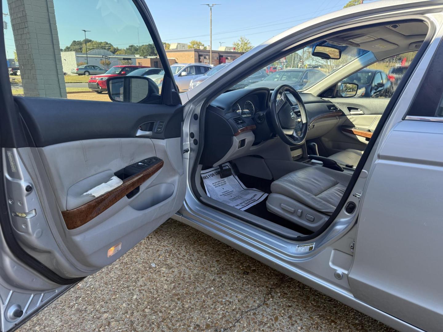 2012 SILVER /TAN/CREAM LEATHER HONDA ACCORD EX-L (1HGCP3F83CA) , located at 922 W. Beacon St., Philadelphia, MS, 39350, (601) 650-3675, 32.770447, -89.127151 - Photo#10