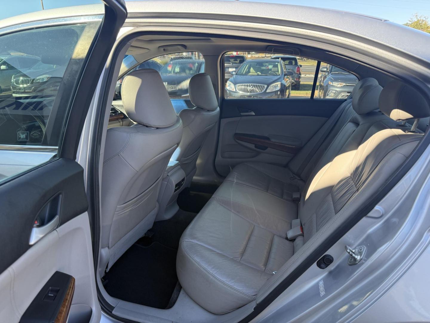 2012 SILVER /TAN/CREAM LEATHER HONDA ACCORD EX-L (1HGCP3F83CA) , located at 922 W. Beacon St., Philadelphia, MS, 39350, (601) 650-3675, 32.770447, -89.127151 - Photo#12